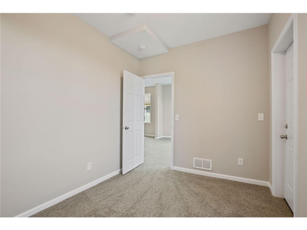View of Residential Income at 2050 Broadway Avenue, Minneapolis MN 55411, Minneapolis (26 of 40) - Mike Wilen | Minnesota Team Real Estate