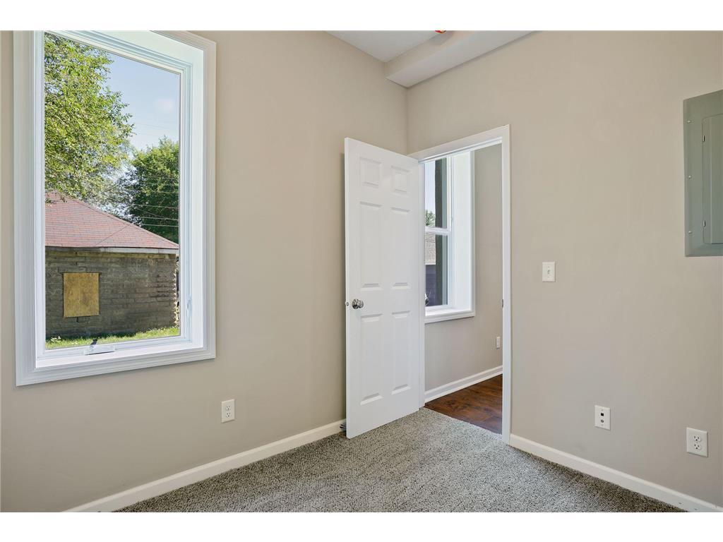 View of Residential Income at 2050 Broadway Avenue, Minneapolis MN 55411, Minneapolis (14 of 40) - Mike Wilen | Minnesota Team Real Estate