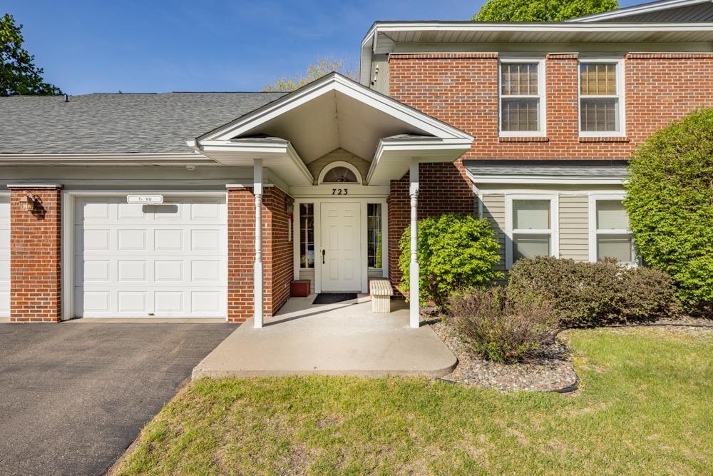 View of Residential at 723 Larpenteur Avenue #723A, Maplewood MN 55117, Maplewood (23 of 24) - Mike Wilen | Minnesota Team Real Estate