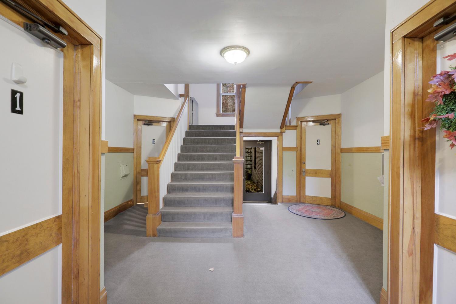 View of Residential at 220 Marshall Avenue #3, Saint Paul MN 55102, Saint Paul (22 of 23) - Mike Wilen | Minnesota Team Real Estate