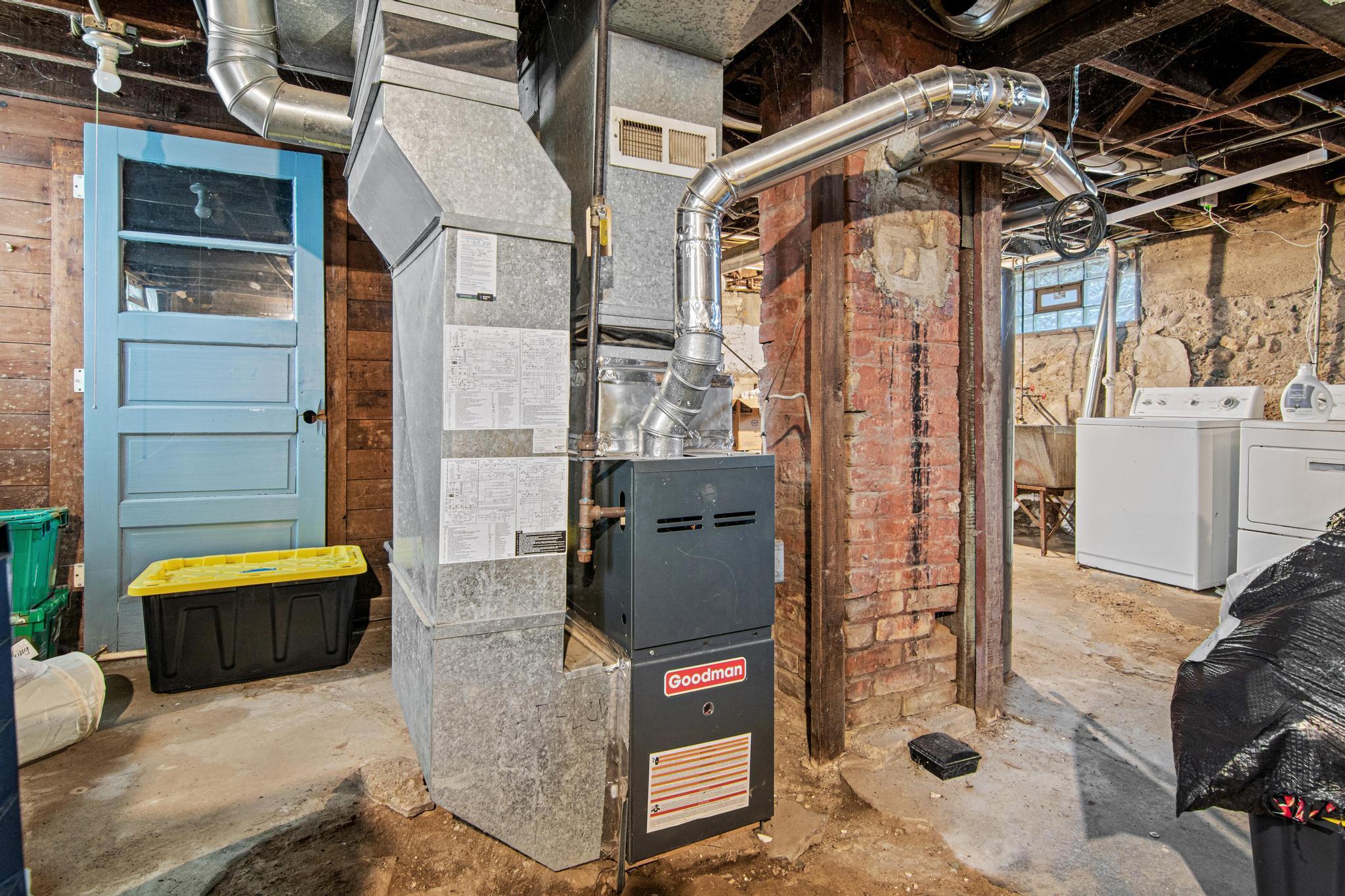 View of Residential Income at 3236 James Avenue, Minneapolis MN 55412, Minneapolis (37 of 38) - Mike Wilen | Minnesota Team Real Estate