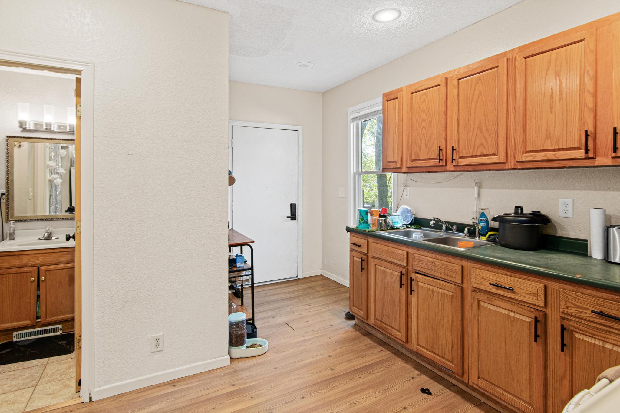 View of Residential Income at 3236 James Avenue, Minneapolis MN 55412, Minneapolis (10 of 38) - Mike Wilen | Minnesota Team Real Estate