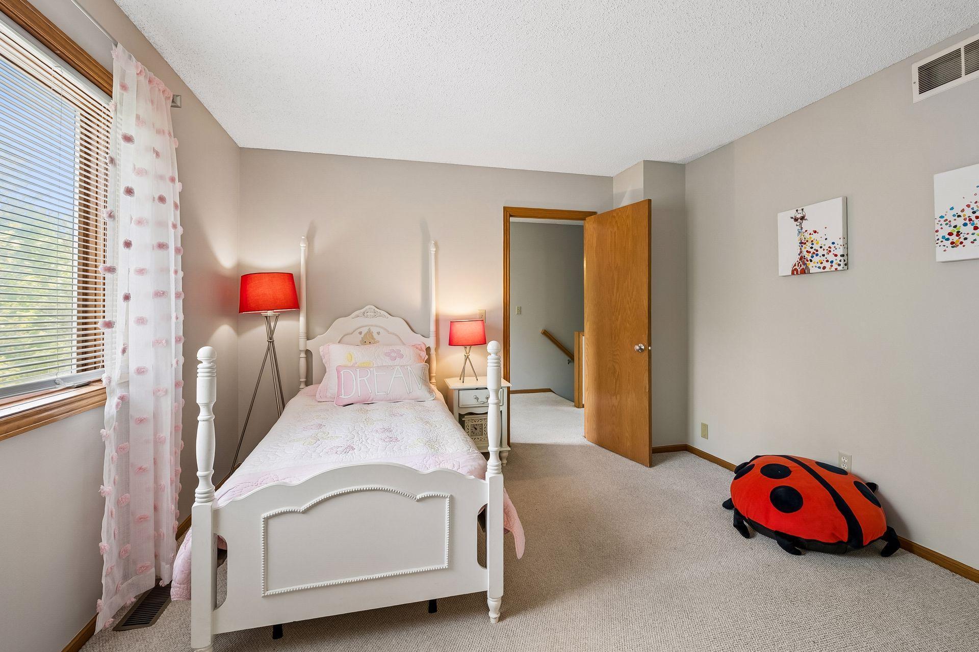 View of Residential at 930 Dartmouth Place, Minneapolis MN 55414, Minneapolis (33 of 48) - Mike Wilen | Minnesota Team Real Estate