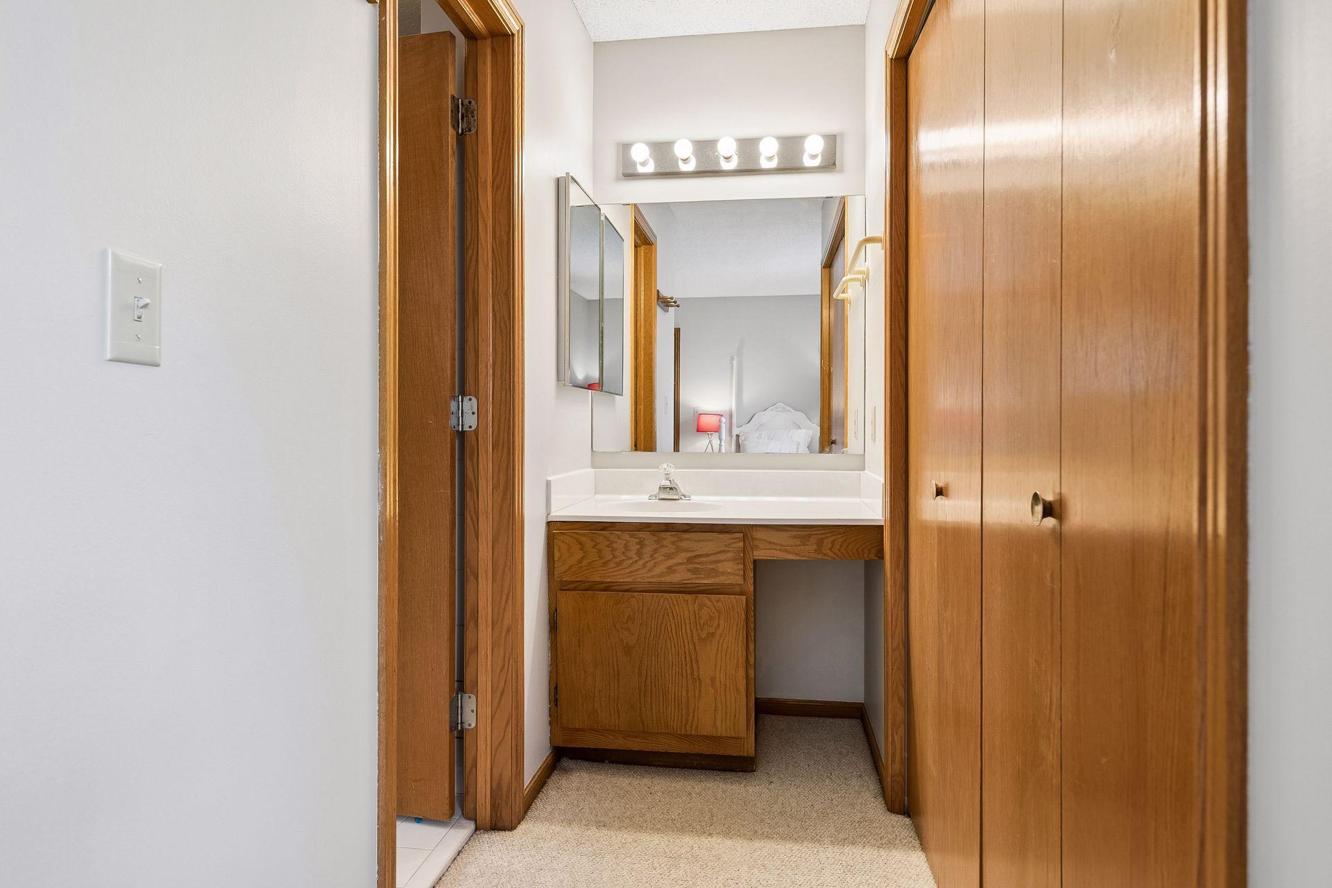 View of Residential at 930 Dartmouth Place, Minneapolis MN 55414, Minneapolis (31 of 48) - Mike Wilen | Minnesota Team Real Estate