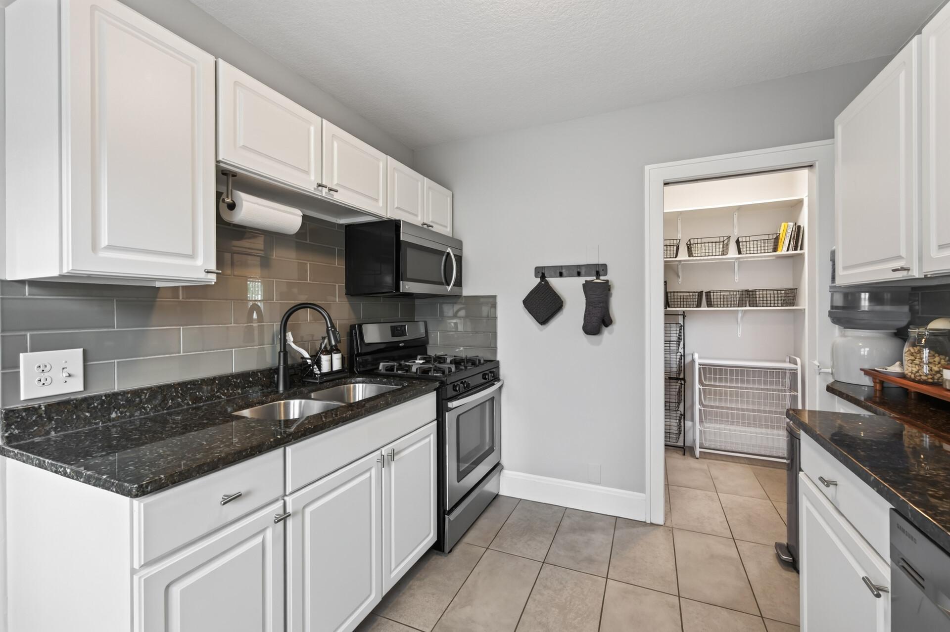 View of Residential at 1335 Sargent Avenue, Saint Paul MN 55105, Saint Paul (14 of 39) - Mike Wilen | Minnesota Team Real Estate