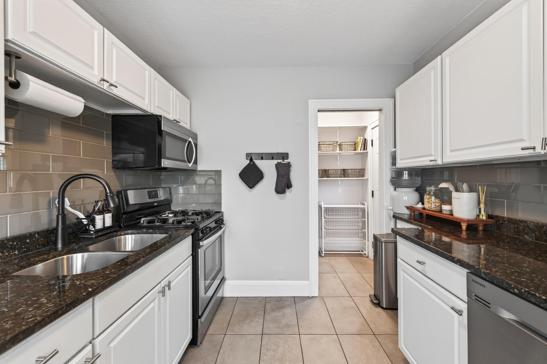 View of Residential at 1335 Sargent Avenue, Saint Paul MN 55105, Saint Paul (13 of 39) - Mike Wilen | Minnesota Team Real Estate
