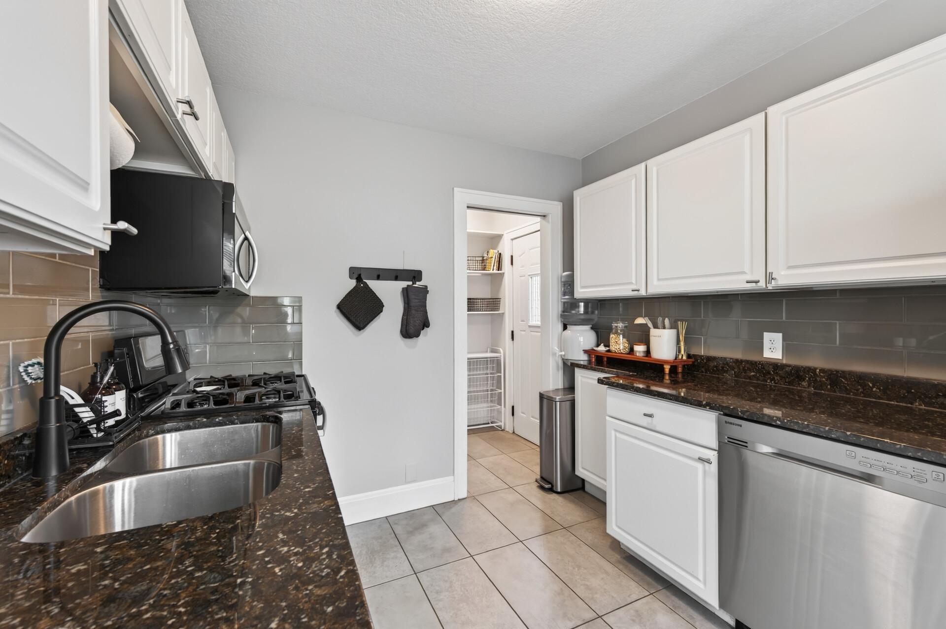 View of Residential at 1335 Sargent Avenue, Saint Paul MN 55105, Saint Paul (12 of 39) - Mike Wilen | Minnesota Team Real Estate