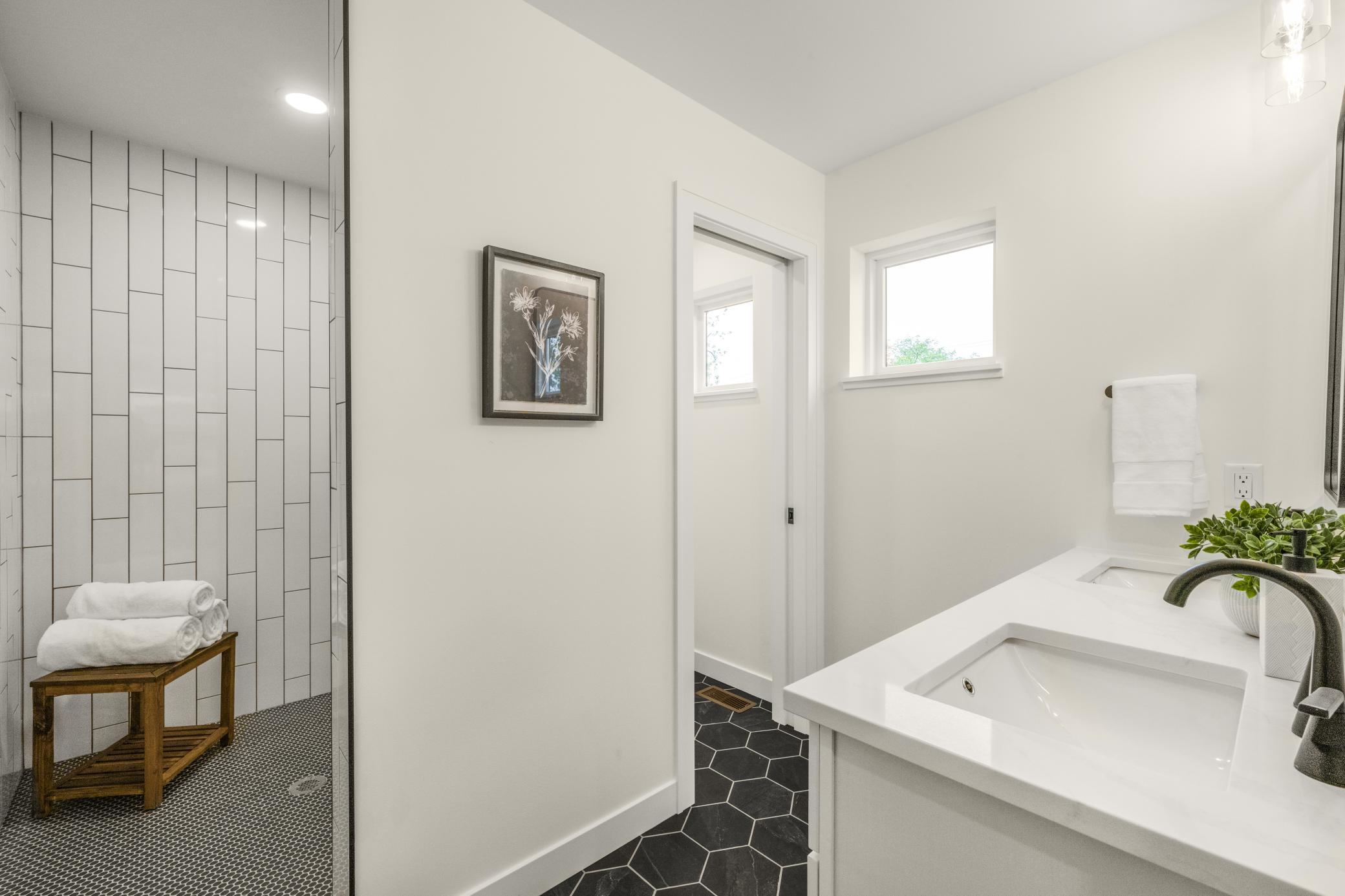 View of Residential at 3213 Holmes Avenue, Minneapolis MN 55408, Minneapolis (37 of 46) - Mike Wilen | Minnesota Team Real Estate