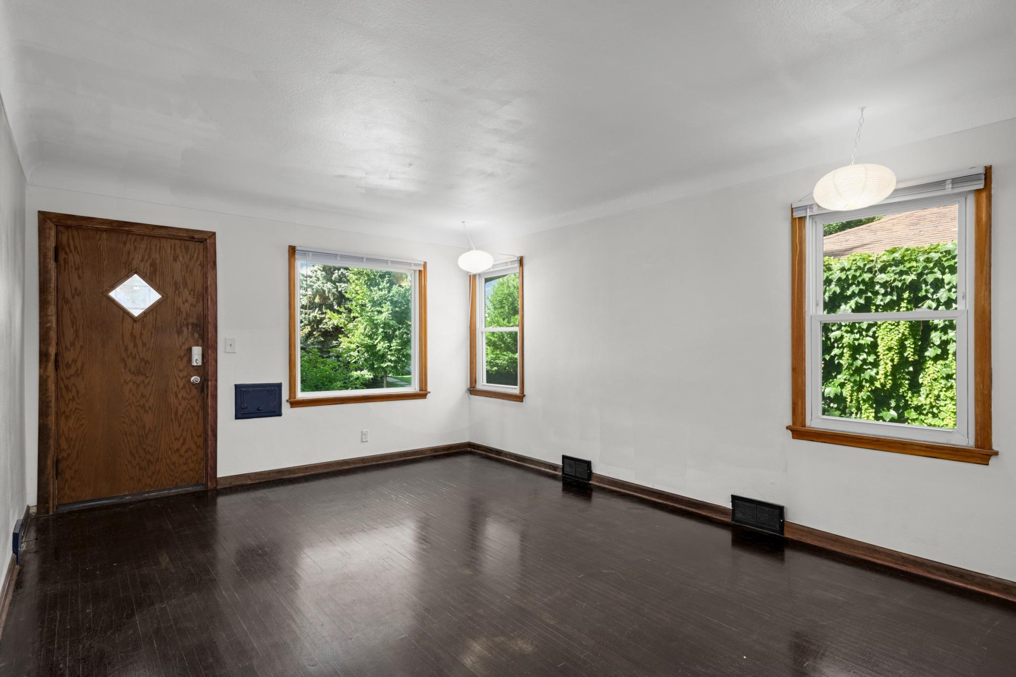 View of Residential at 1015 Hubbard Avenue, Saint Paul MN 55104, Saint Paul (4 of 29) - Mike Wilen | Minnesota Team Real Estate