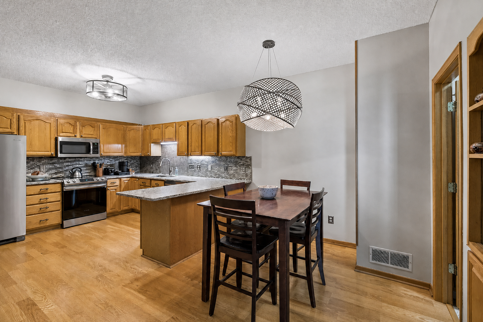 View of Residential at 4099 Meadowlark Curve, Eagan MN 55122, Eagan (7 of 33) - Mike Wilen | Minnesota Team Real Estate