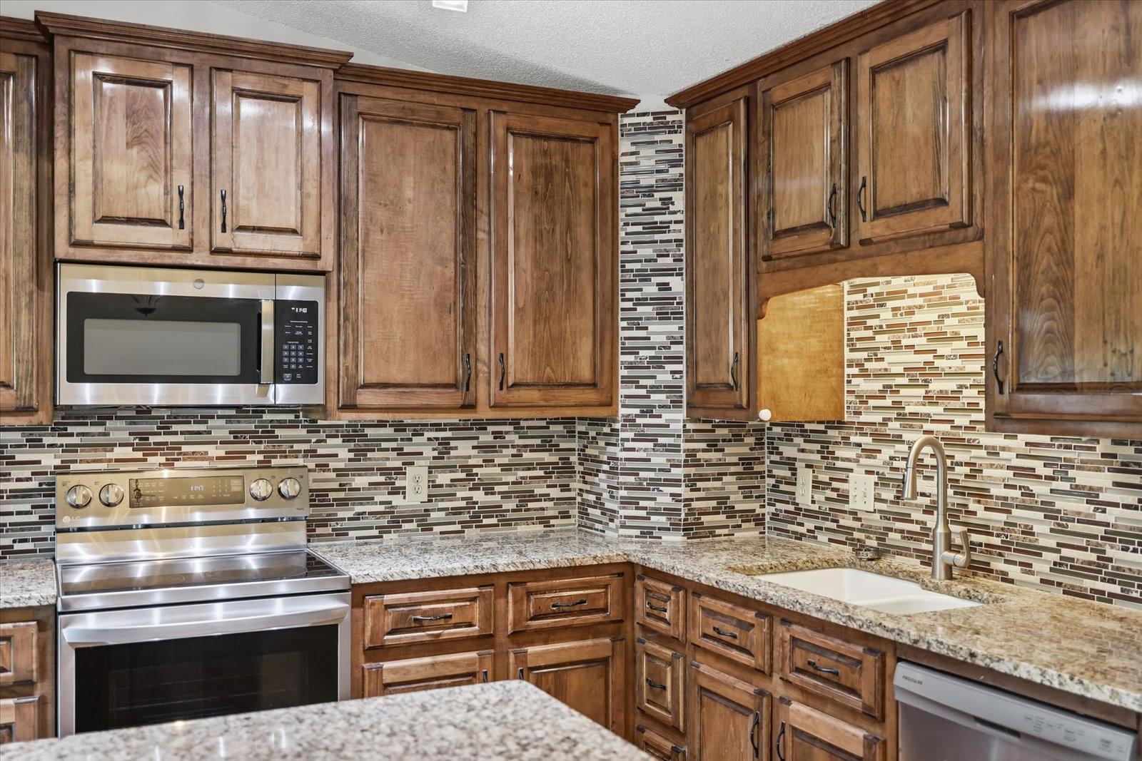 View of Residential at 6838 Sandlewood Road, Woodbury MN 55125, Woodbury (16 of 36) - Mike Wilen | Minnesota Team Real Estate