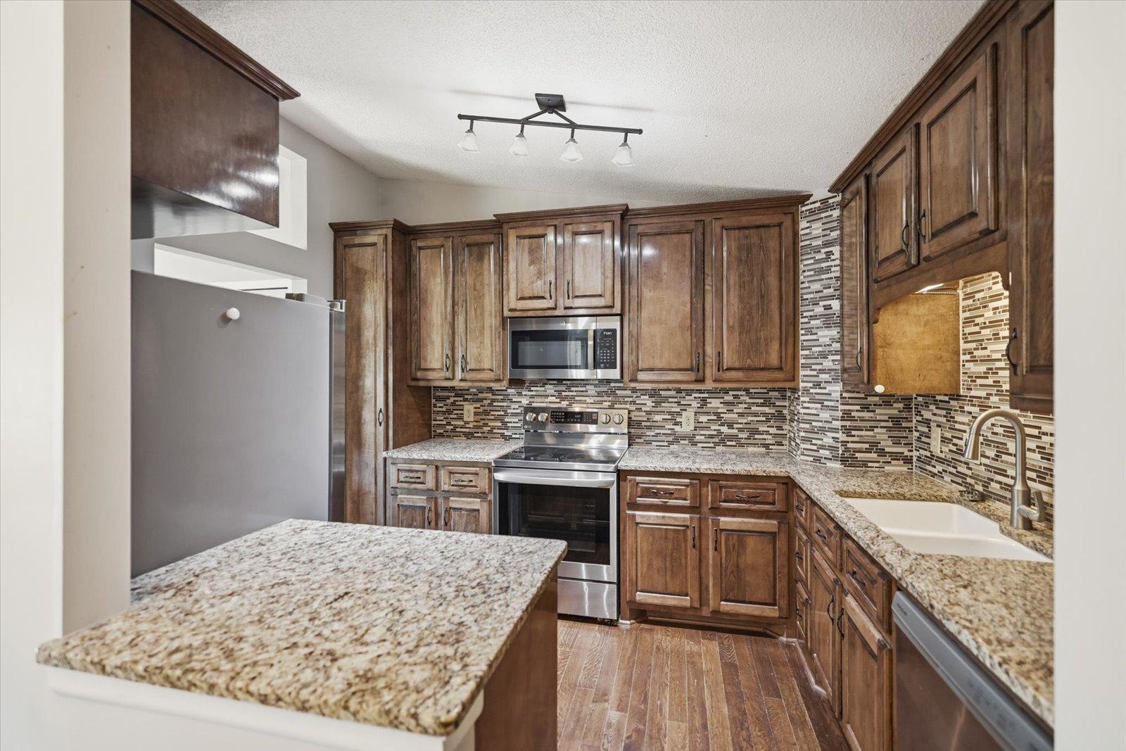 View of Residential at 6838 Sandlewood Road, Woodbury MN 55125, Woodbury (13 of 36) - Mike Wilen | Minnesota Team Real Estate