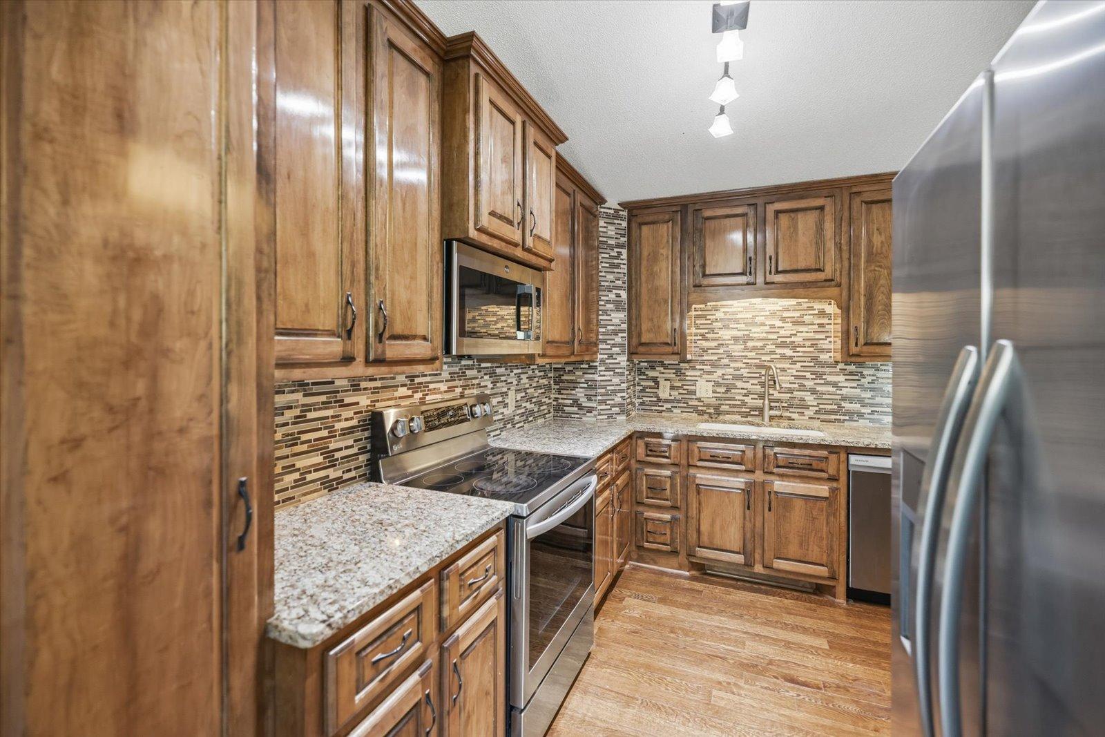 View of Residential at 6838 Sandlewood Road, Woodbury MN 55125, Woodbury (14 of 36) - Mike Wilen | Minnesota Team Real Estate
