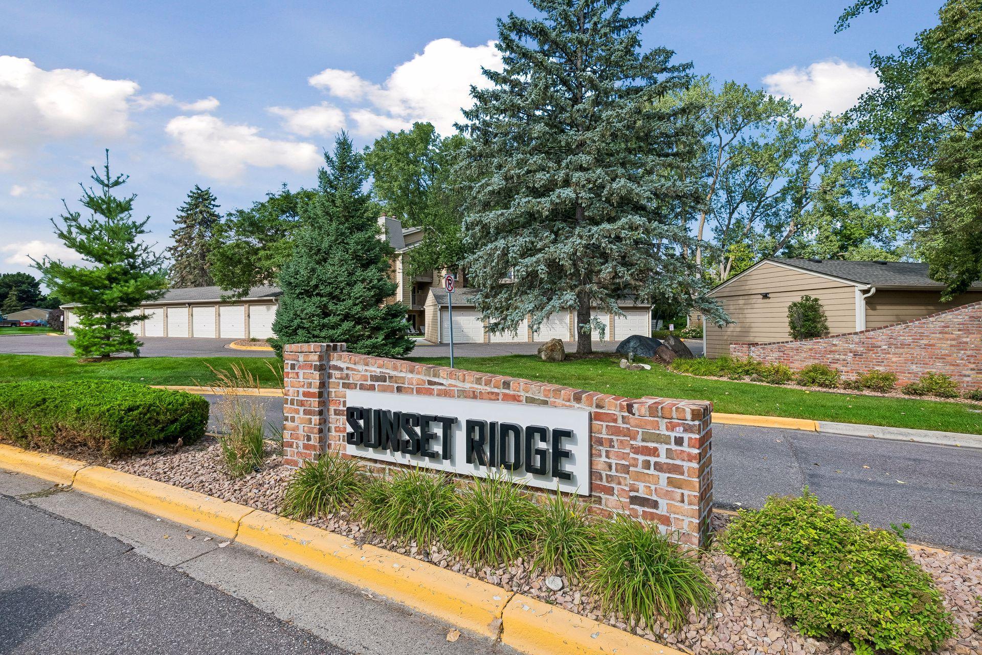 View of Residential at 2040 Ridge Drive #32, Saint Louis Park MN 55416, Saint Louis Park (19 of 27) - Mike Wilen | Minnesota Team Real Estate
