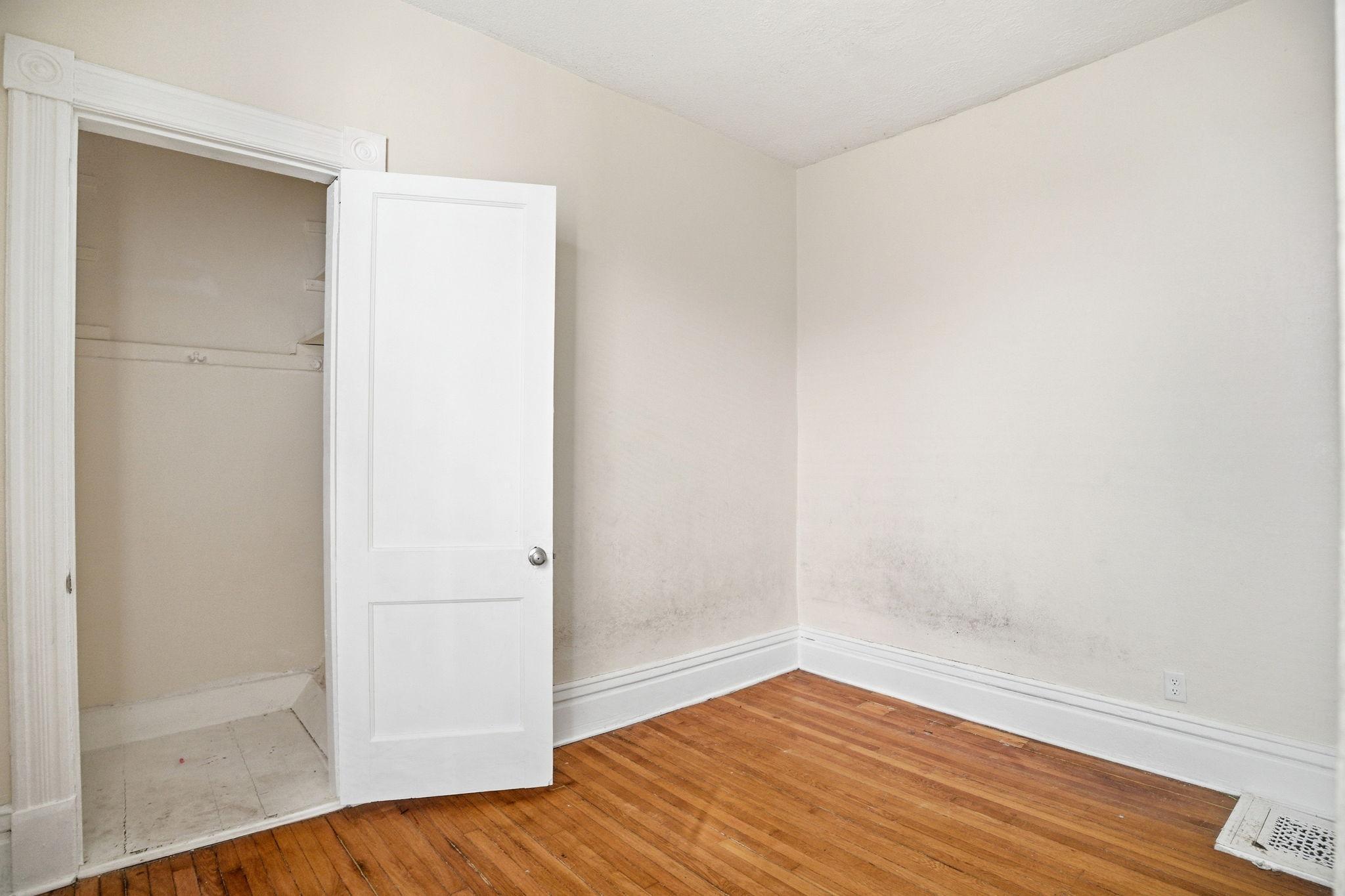 View of Residential Income at 549 Selby Avenue, Saint Paul MN 55102, Saint Paul (11 of 15) - Mike Wilen | Minnesota Team Real Estate