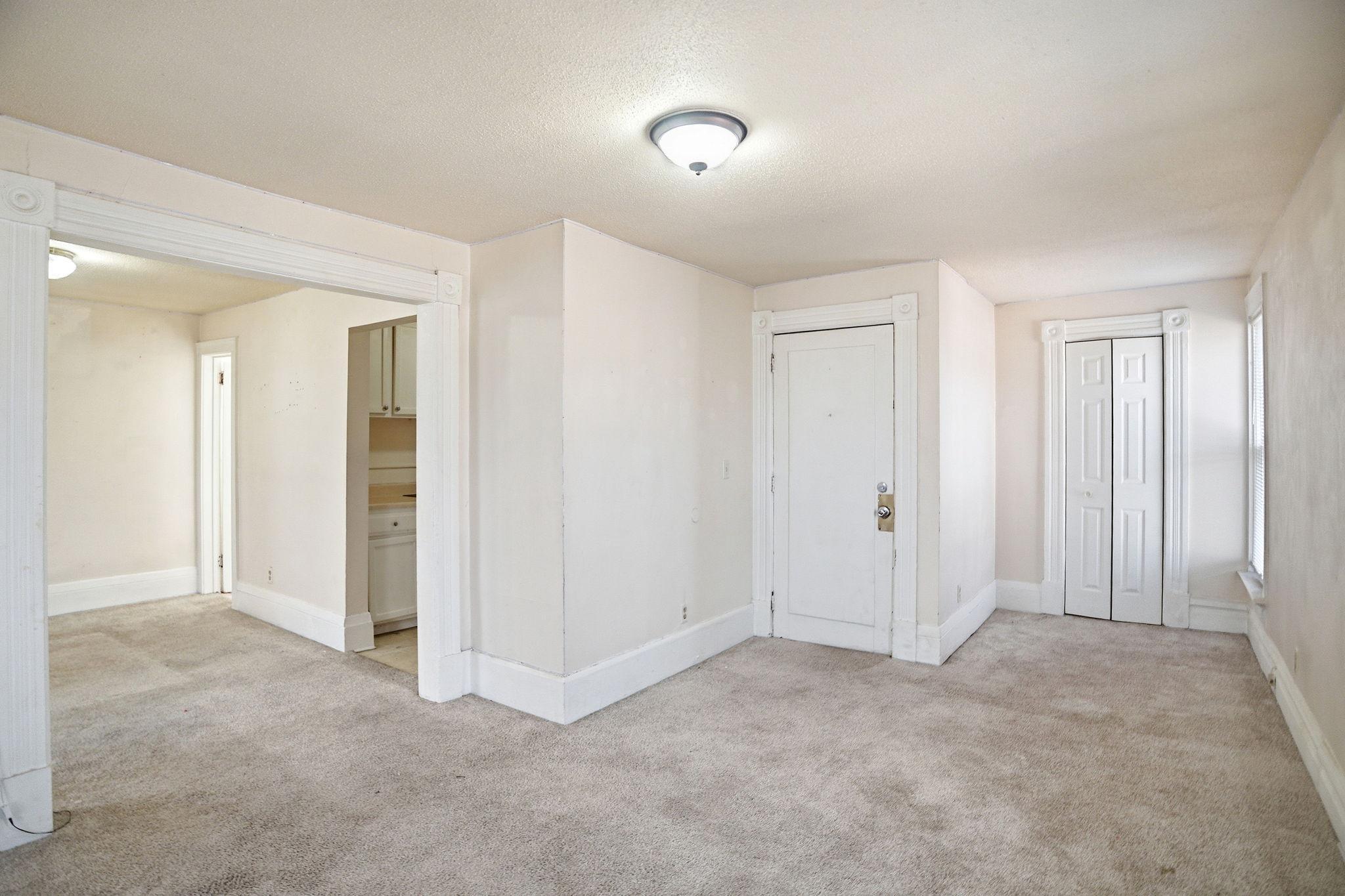 View of Commercial Sale at 658 Hague Avenue, Saint Paul MN 55104, Saint Paul (5 of 14) - Mike Wilen | Minnesota Team Real Estate