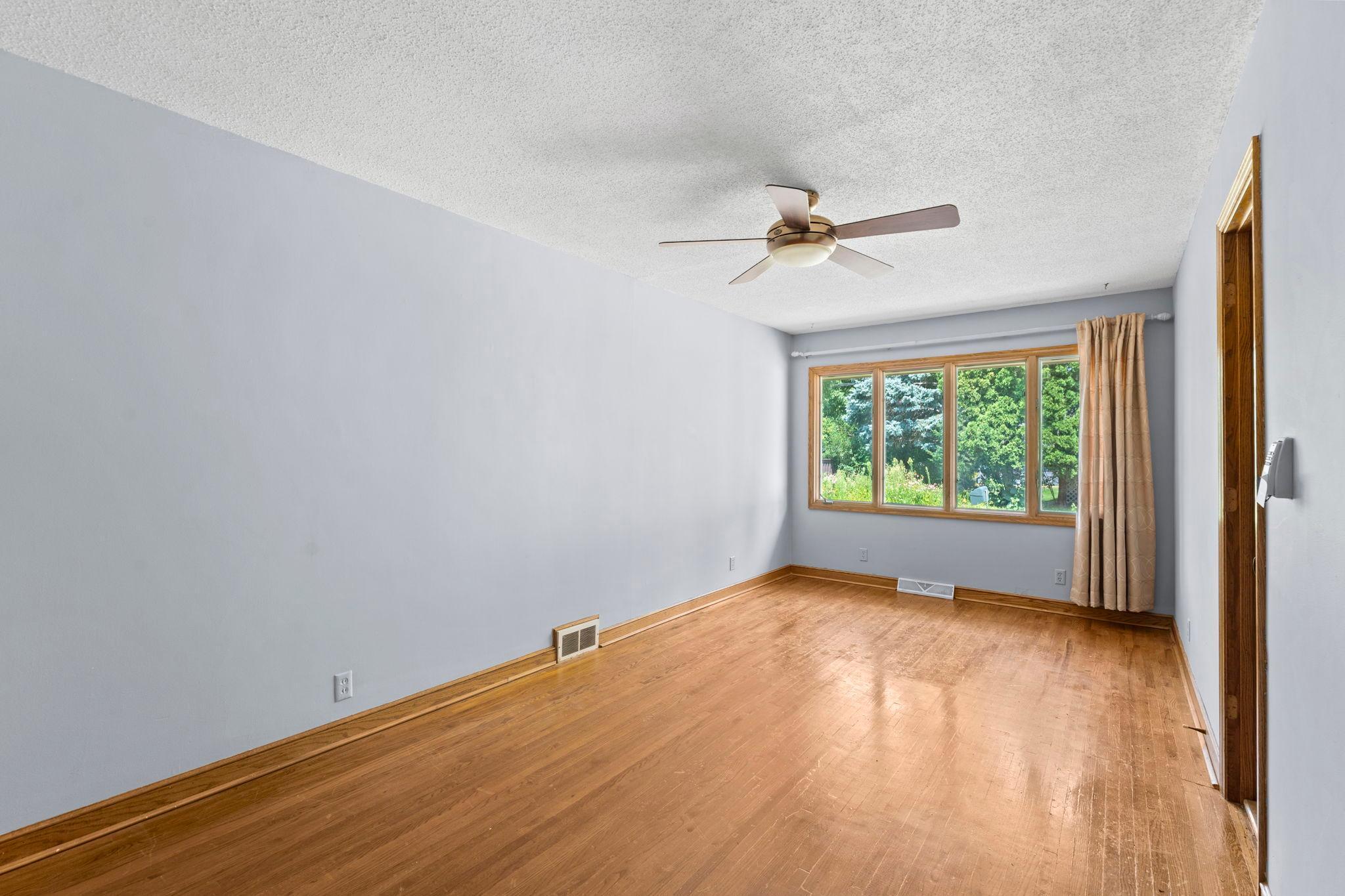 View of Residential at 1739 Hampshire Avenue, Saint Paul MN 55116, Saint Paul (16 of 51) - Mike Wilen | Minnesota Team Real Estate