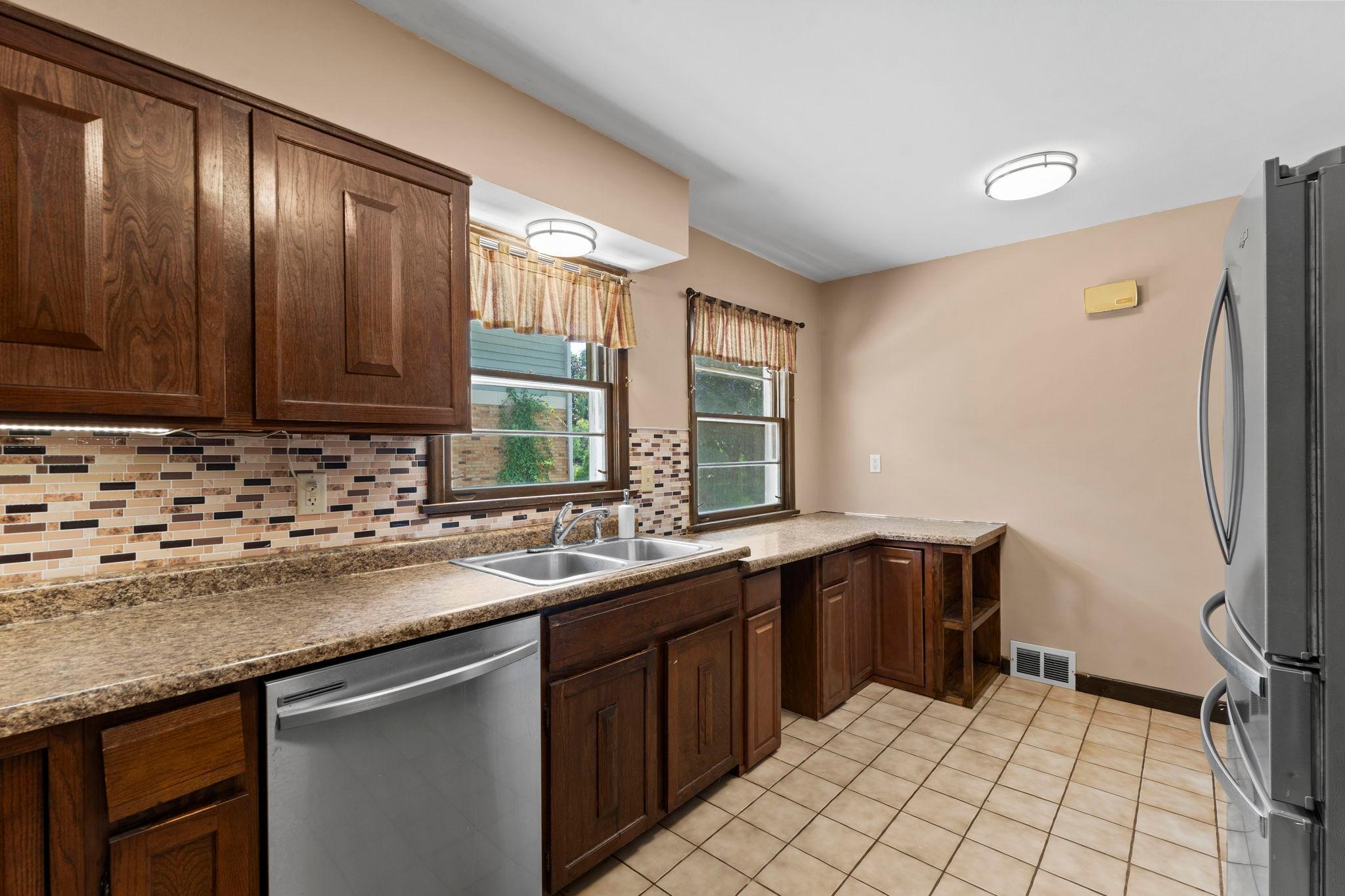 View of Residential at 1739 Hampshire Avenue, Saint Paul MN 55116, Saint Paul (11 of 51) - Mike Wilen | Minnesota Team Real Estate
