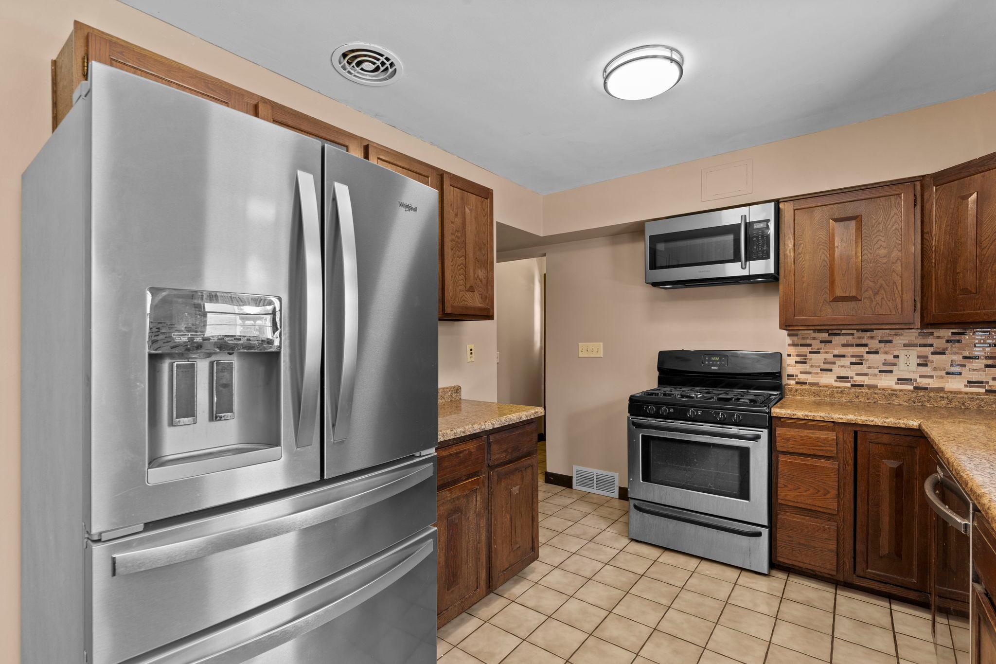View of Residential at 1739 Hampshire Avenue, Saint Paul MN 55116, Saint Paul (9 of 51) - Mike Wilen | Minnesota Team Real Estate