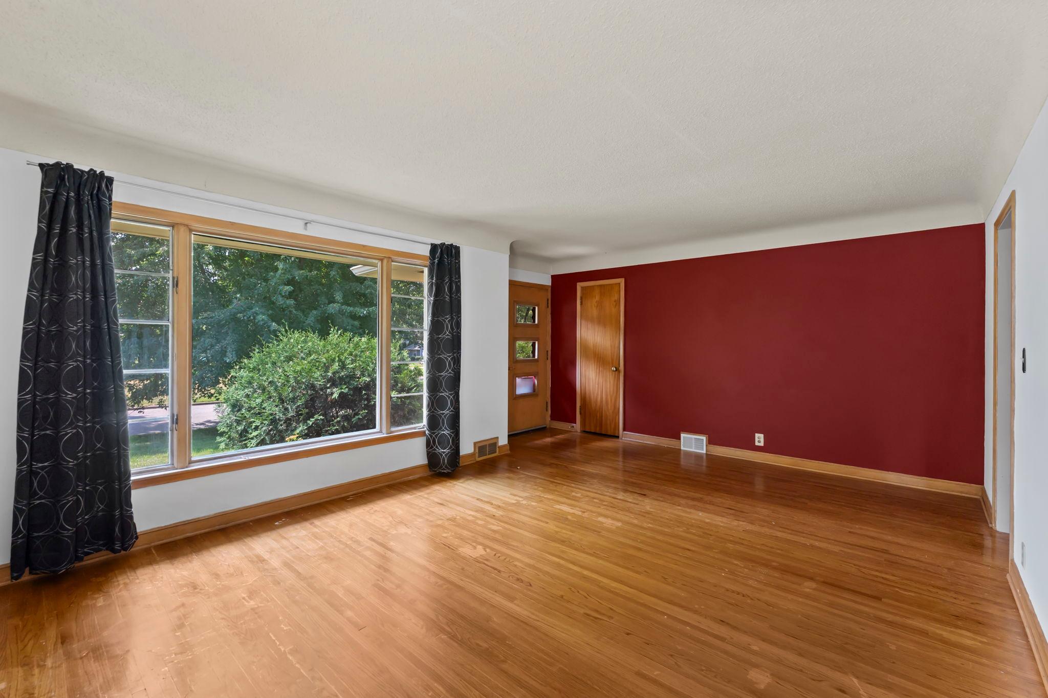 View of Residential at 1739 Hampshire Avenue, Saint Paul MN 55116, Saint Paul (7 of 51) - Mike Wilen | Minnesota Team Real Estate