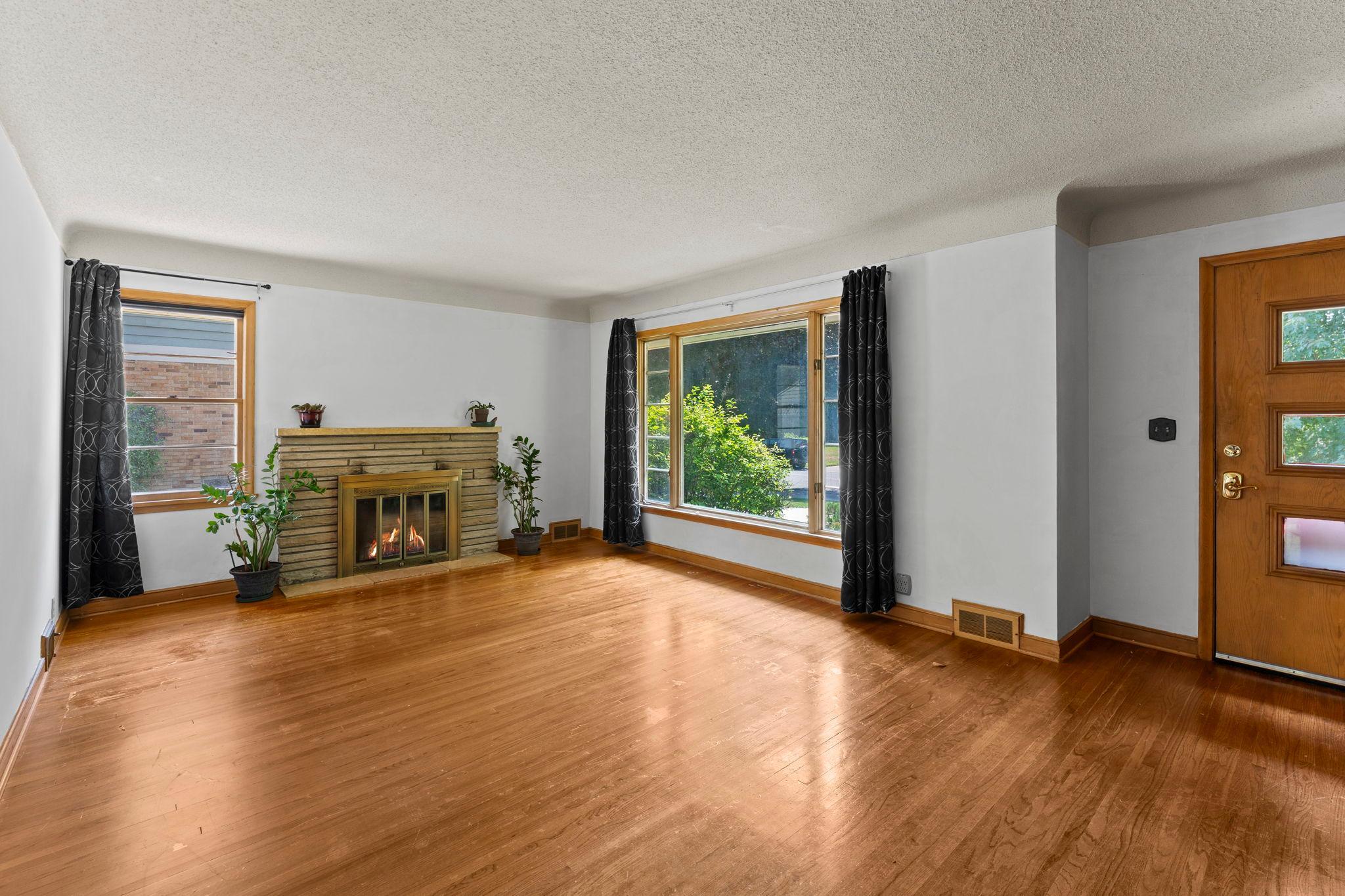 View of Residential at 1739 Hampshire Avenue, Saint Paul MN 55116, Saint Paul (5 of 51) - Mike Wilen | Minnesota Team Real Estate