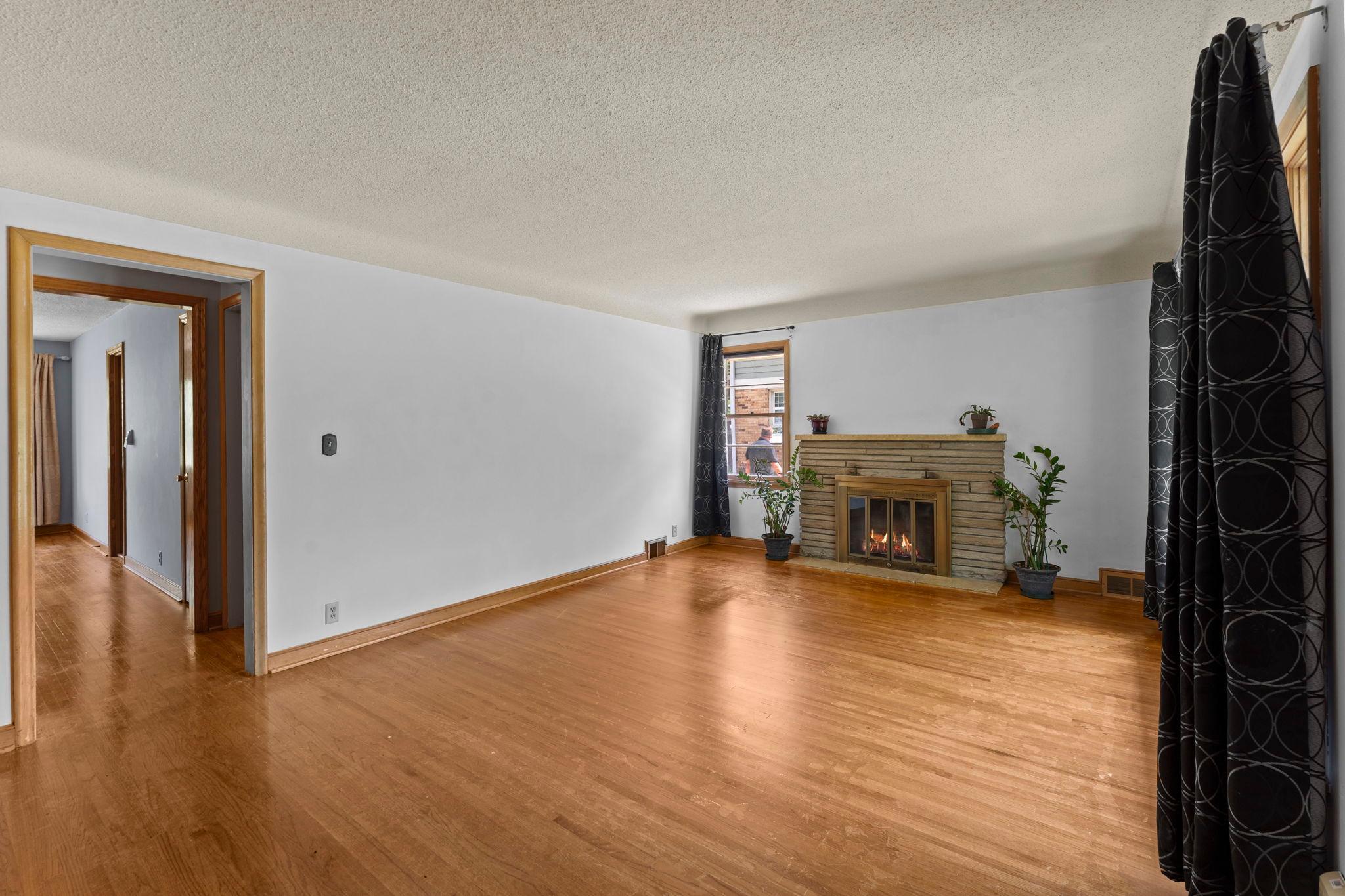 View of Residential at 1739 Hampshire Avenue, Saint Paul MN 55116, Saint Paul (4 of 51) - Mike Wilen | Minnesota Team Real Estate