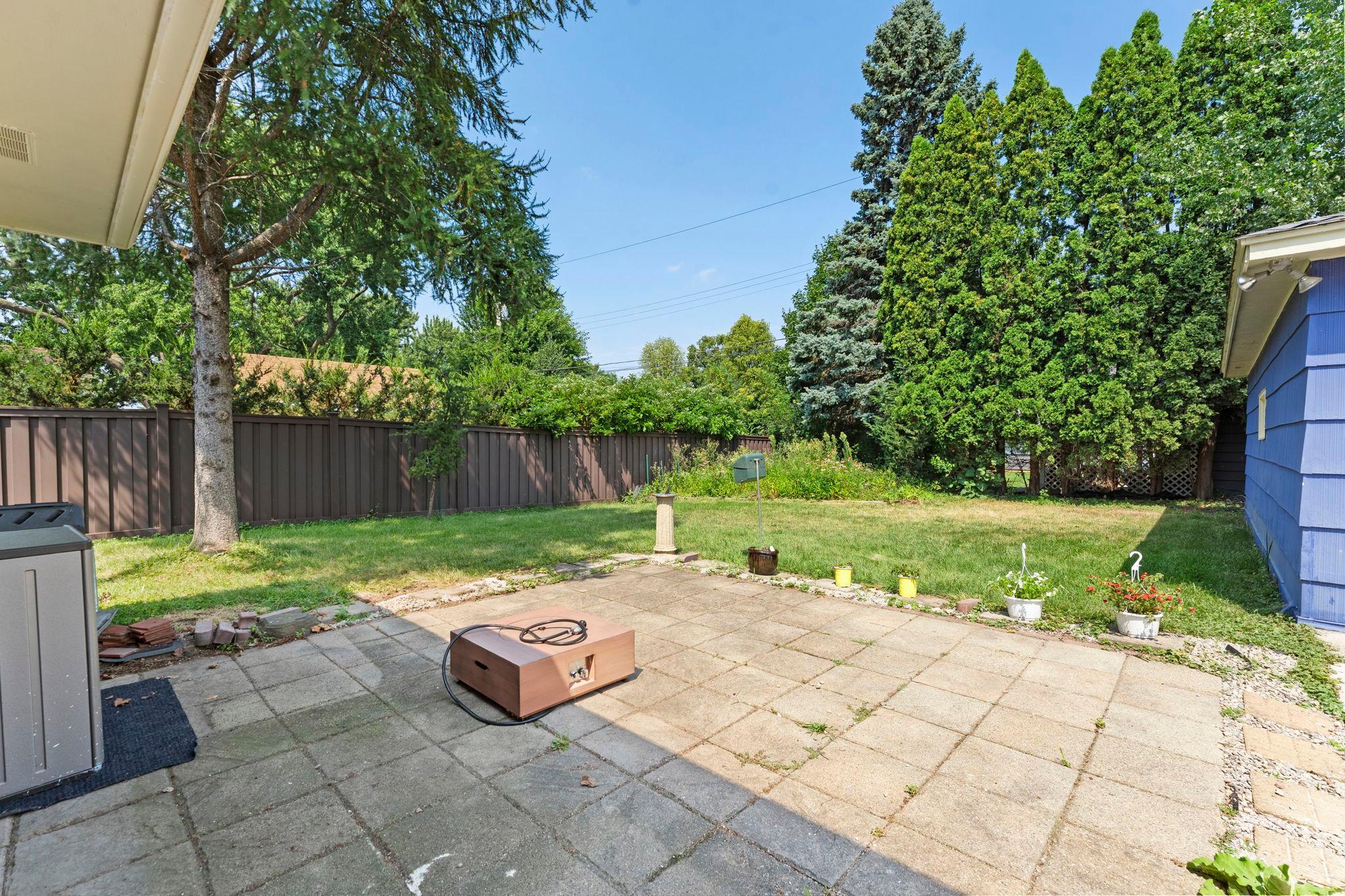 View of Residential at 1739 Hampshire Avenue, Saint Paul MN 55116, Saint Paul (36 of 51) - Mike Wilen | Minnesota Team Real Estate