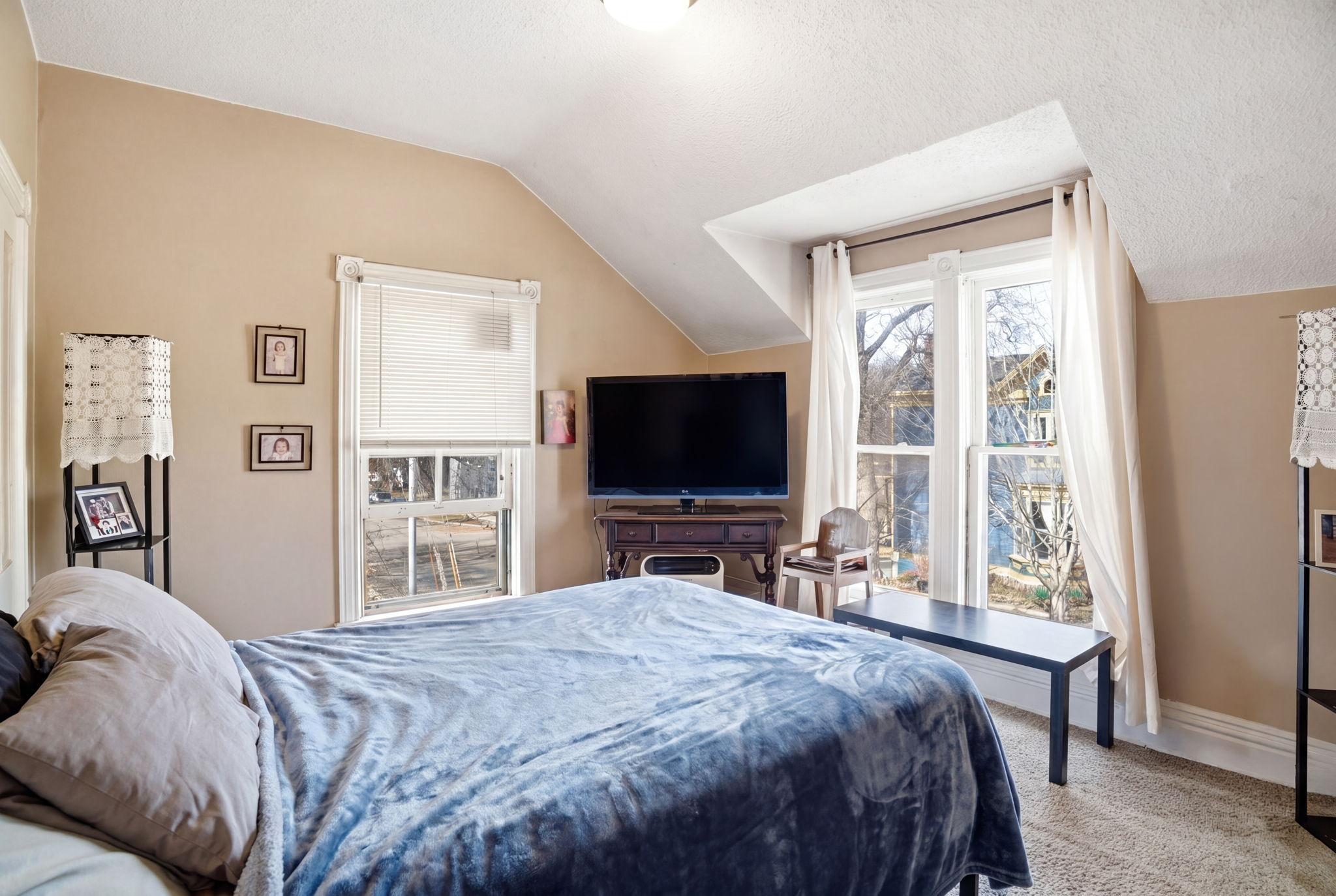 View of Residential Income at 682 4th Street, Saint Paul MN 55106, Saint Paul (11 of 13) - Mike Wilen | Minnesota Team Real Estate