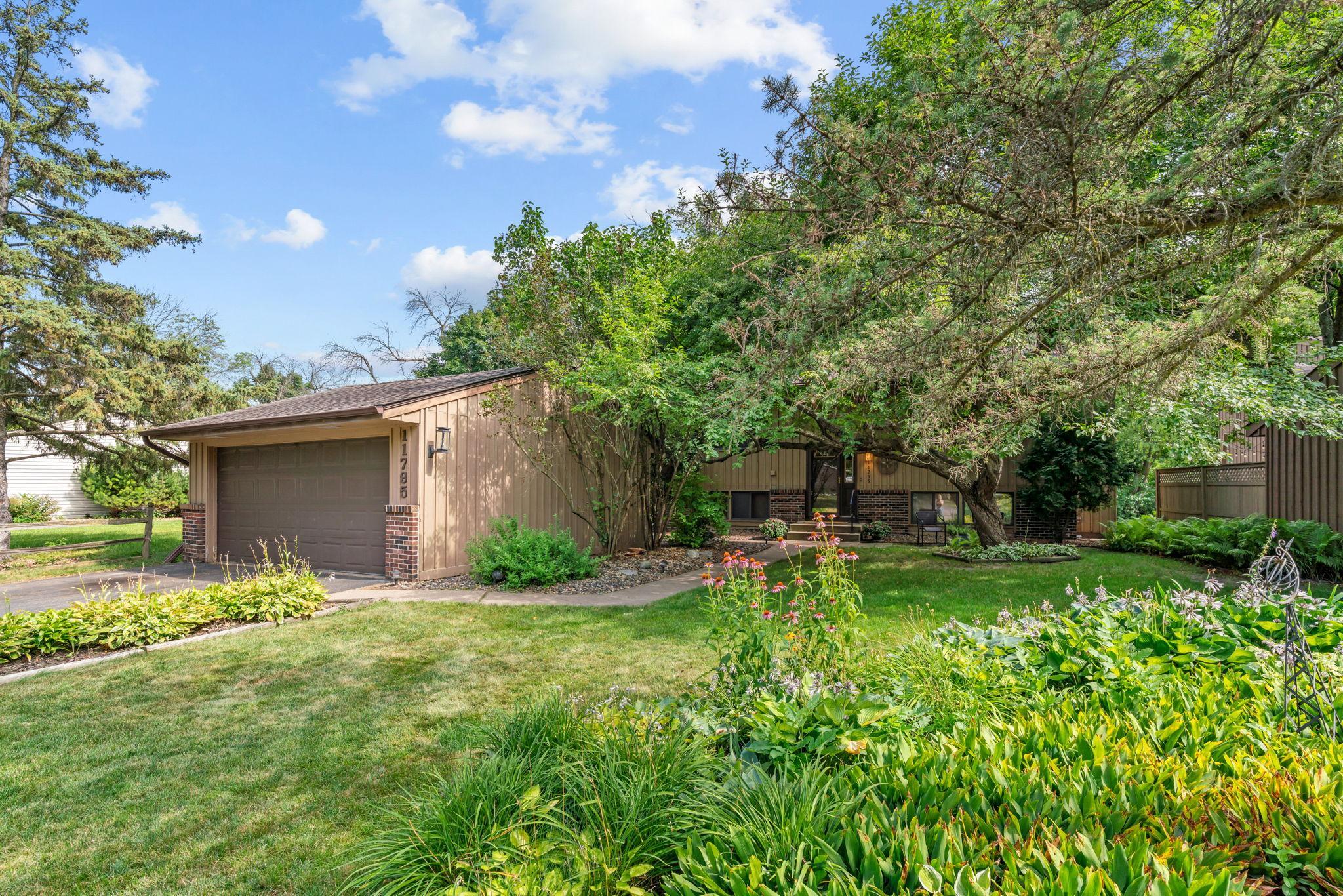 View of Residential at 11795 Red Fox Drive, Maple Grove MN 55369, Maple Grove (6 of 57) - Mike Wilen | Minnesota Team Real Estate