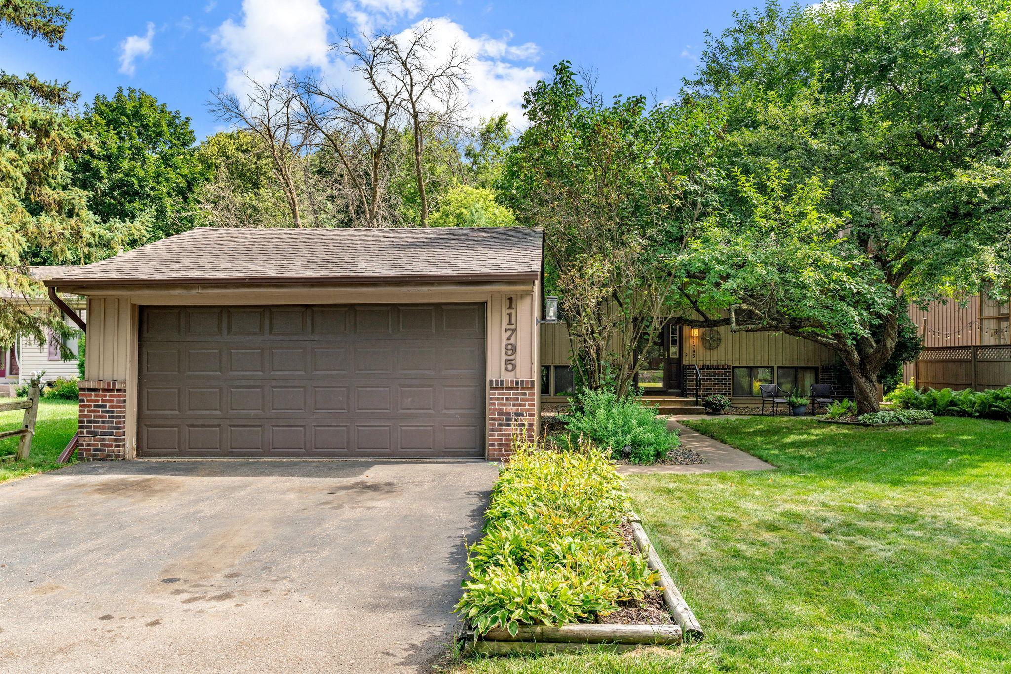 View of Residential at 11795 Red Fox Drive, Maple Grove MN 55369, Maple Grove (5 of 57) - Mike Wilen | Minnesota Team Real Estate