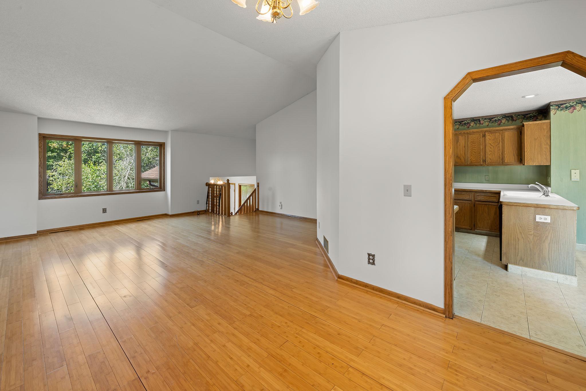 View of Residential at 17446 Goldenview Avenue, Lakeville MN 55044, Lakeville (3 of 28) - Mike Wilen | Minnesota Team Real Estate