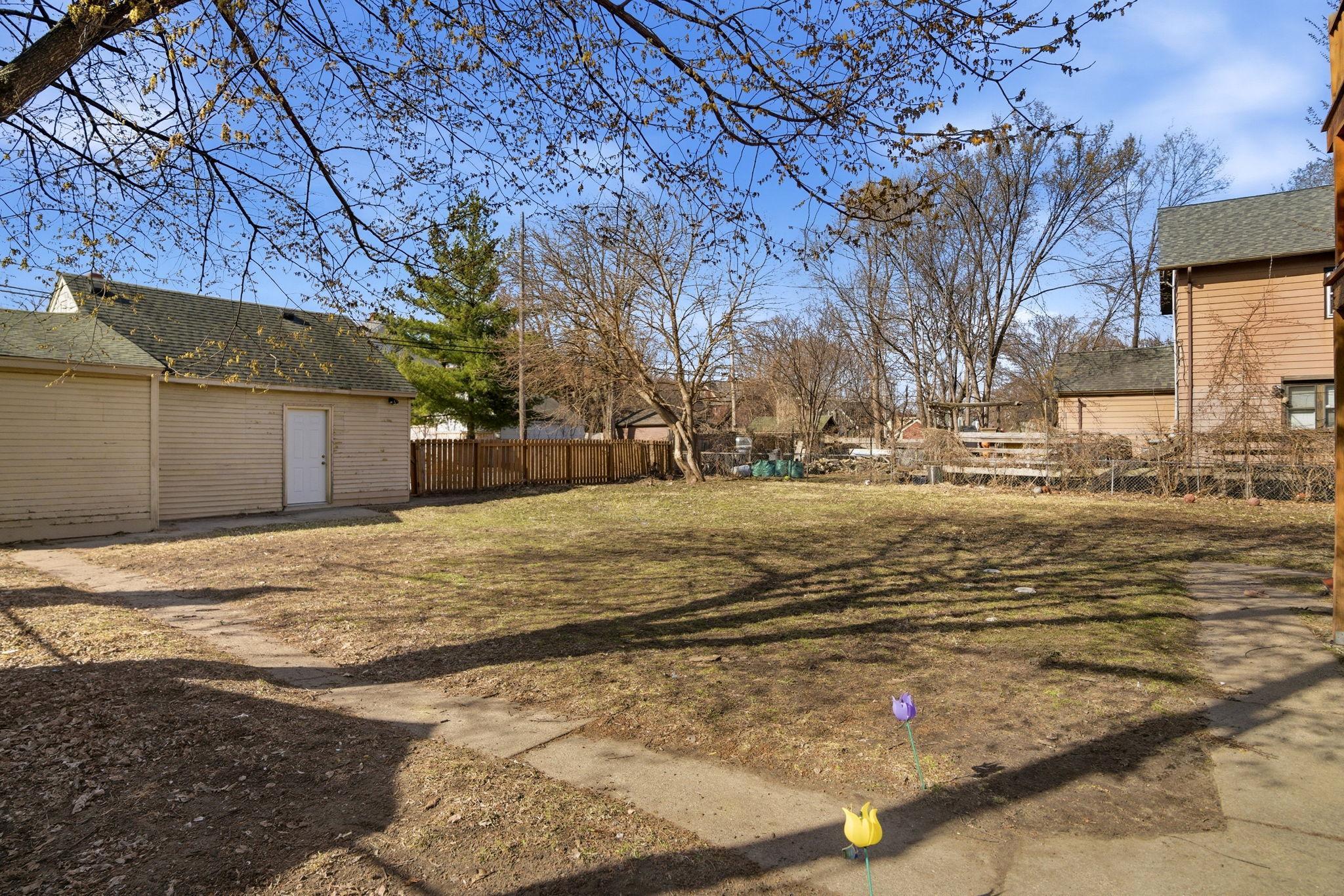 View of Residential Income at 694 Marshall Avenue, Saint Paul MN 55104, Saint Paul (14 of 16) - Mike Wilen | Minnesota Team Real Estate