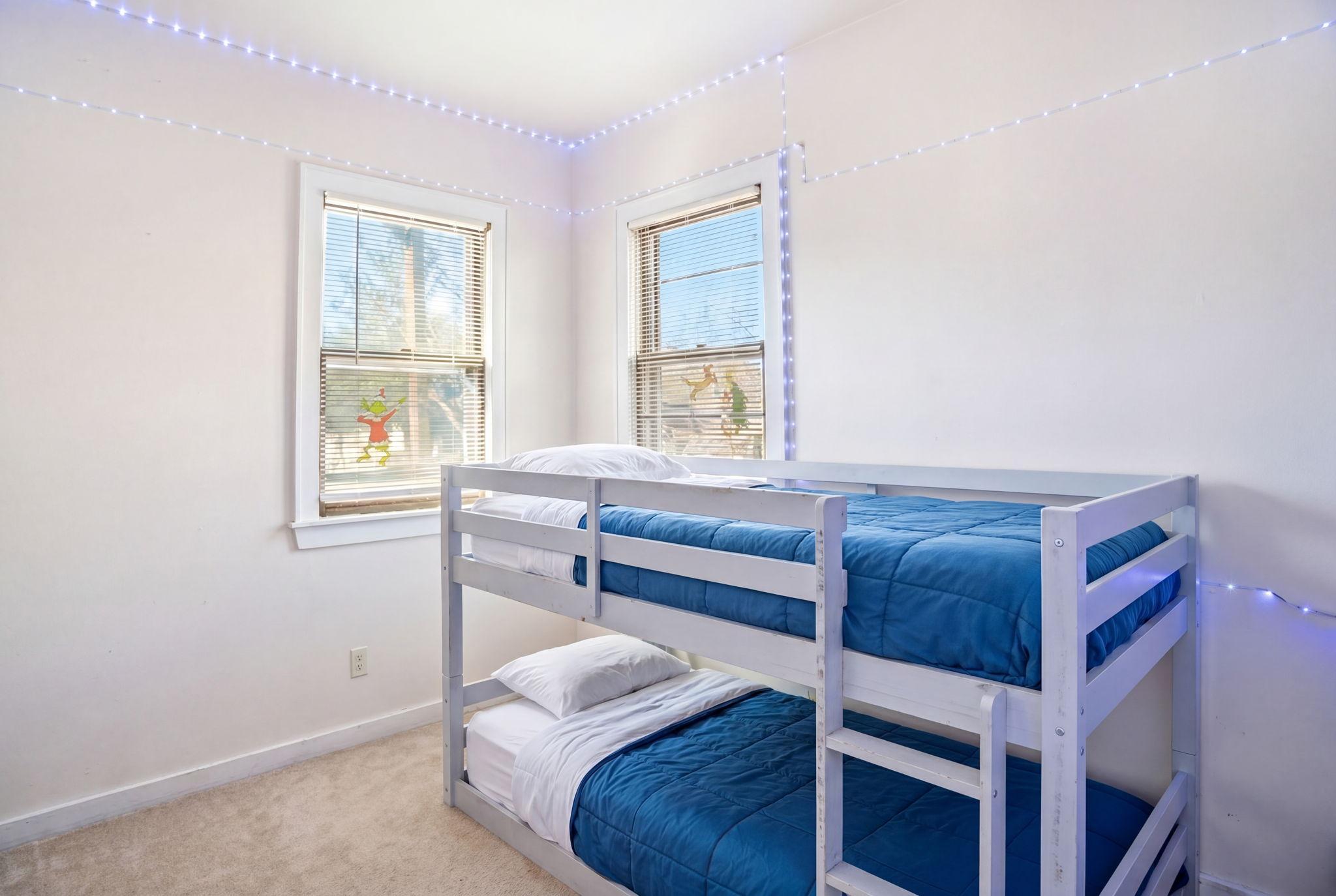 View of Residential Income at 694 Marshall Avenue, Saint Paul MN 55104, Saint Paul (11 of 16) - Mike Wilen | Minnesota Team Real Estate