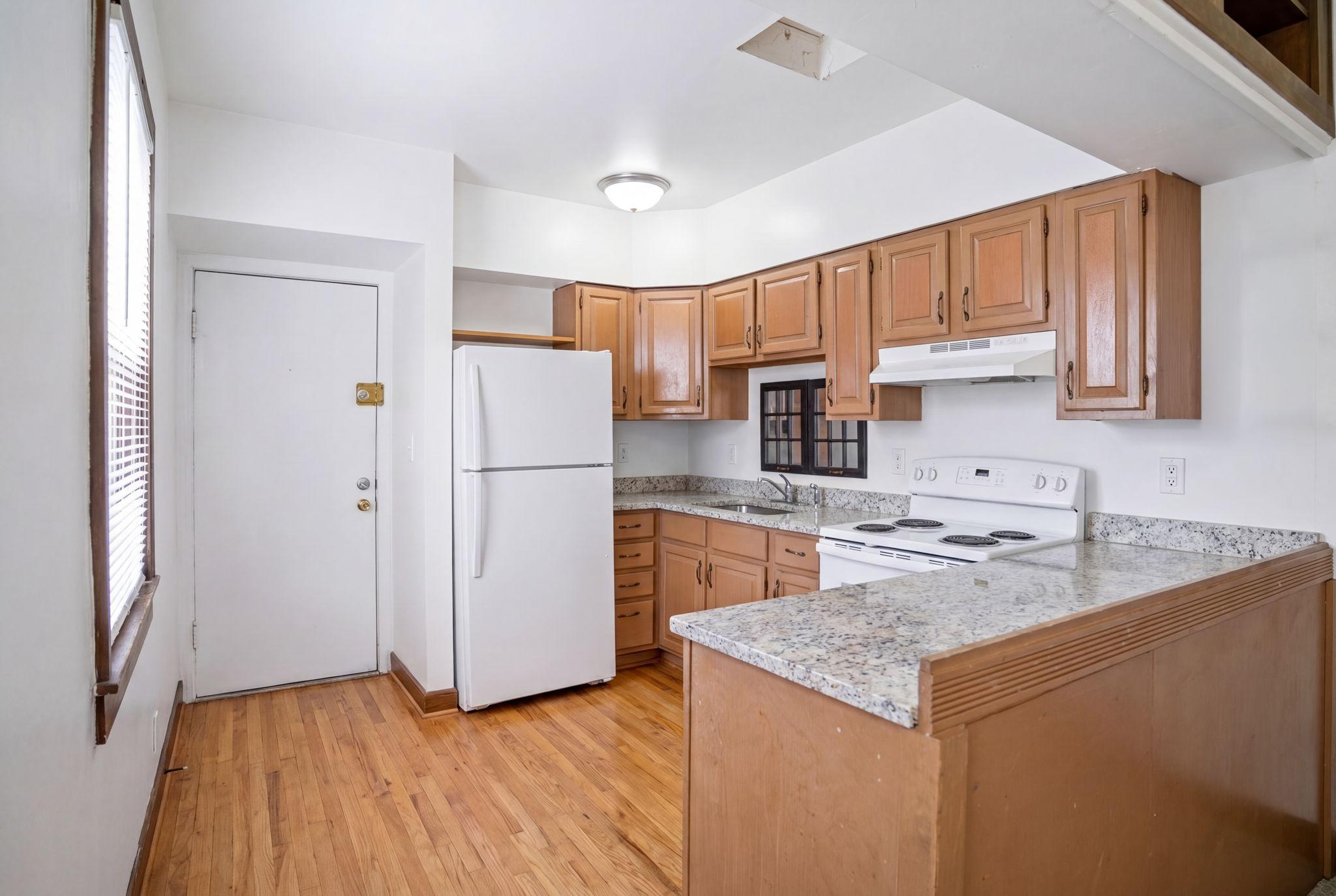 View of Residential Income at 694 Marshall Avenue, Saint Paul MN 55104, Saint Paul (8 of 16) - Mike Wilen | Minnesota Team Real Estate