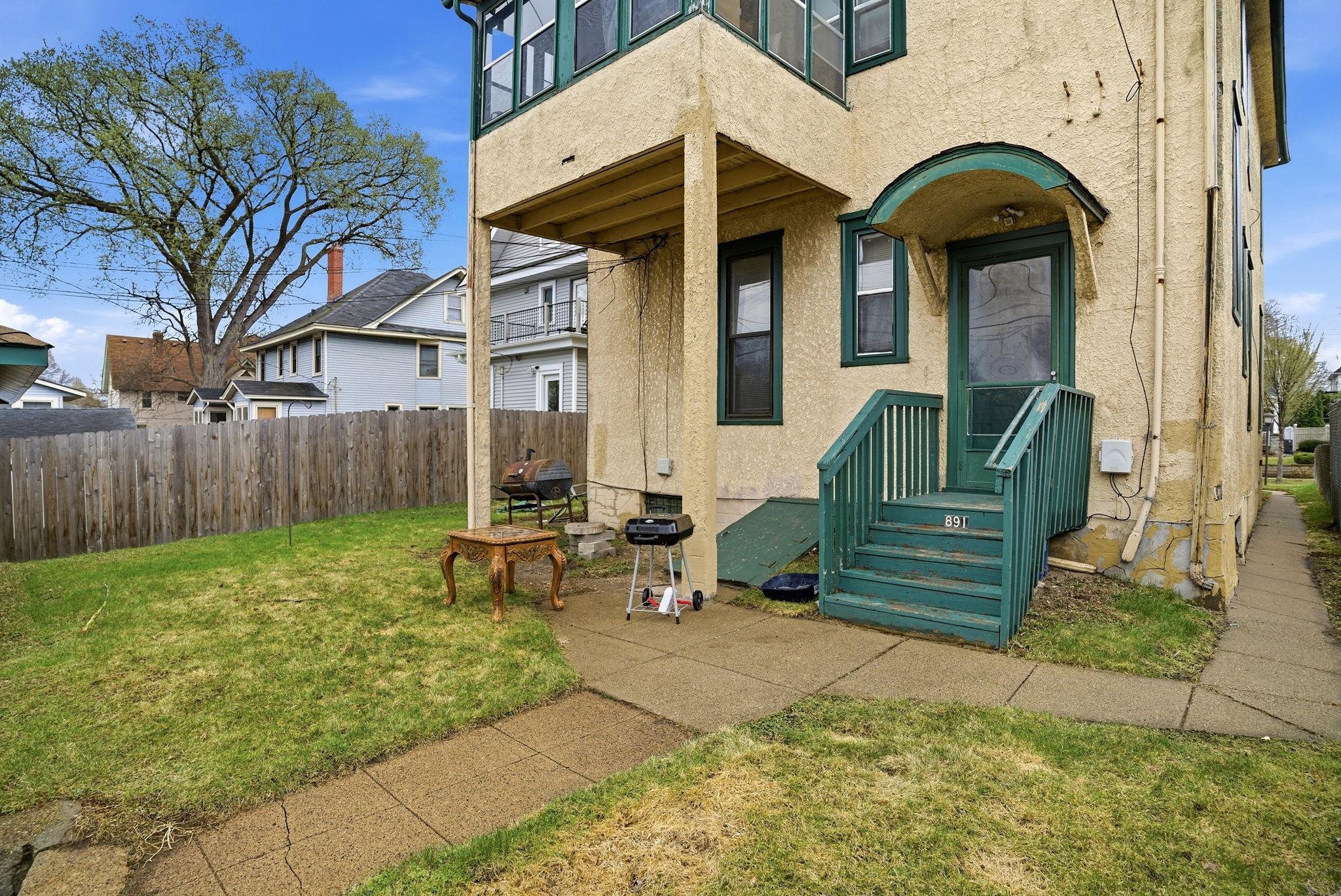 View of Residential Income at 891 Iglehart Avenue, Saint Paul MN 55104, Saint Paul (13 of 15) - Mike Wilen | Minnesota Team Real Estate