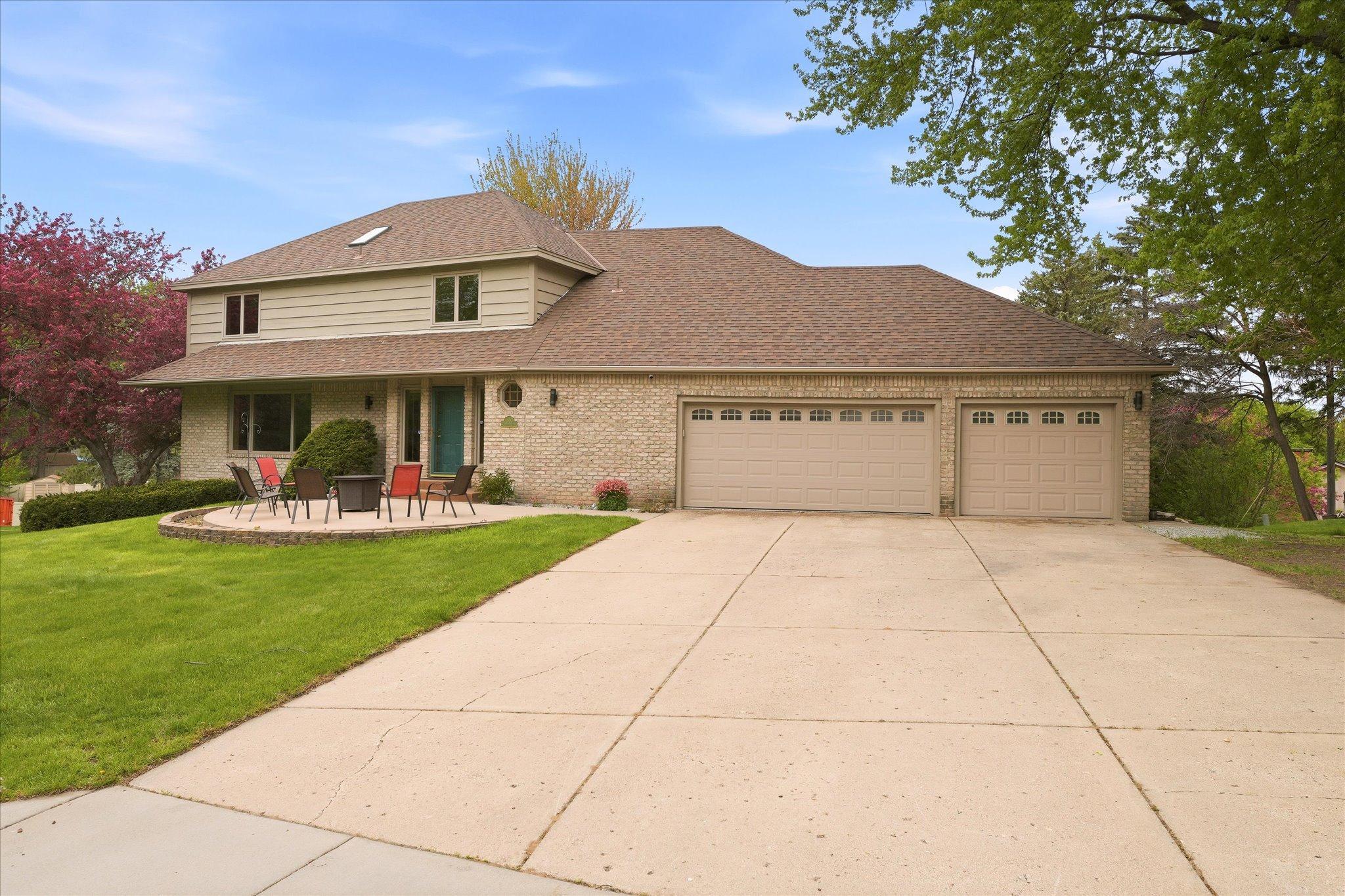 View of Residential at 2500 Highland View Avenue, Burnsville MN 55337, Burnsville (2 of 57) - Mike Wilen | Minnesota Team Real Estate