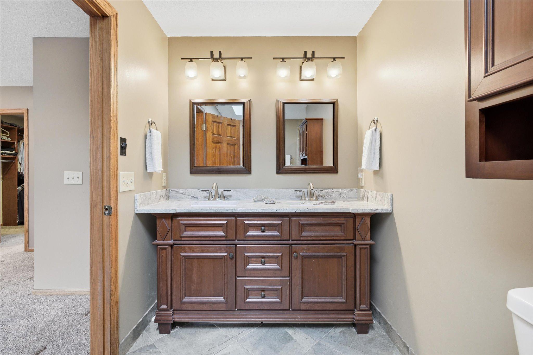 View of Residential at 2500 Highland View Avenue, Burnsville MN 55337, Burnsville (21 of 57) - Mike Wilen | Minnesota Team Real Estate