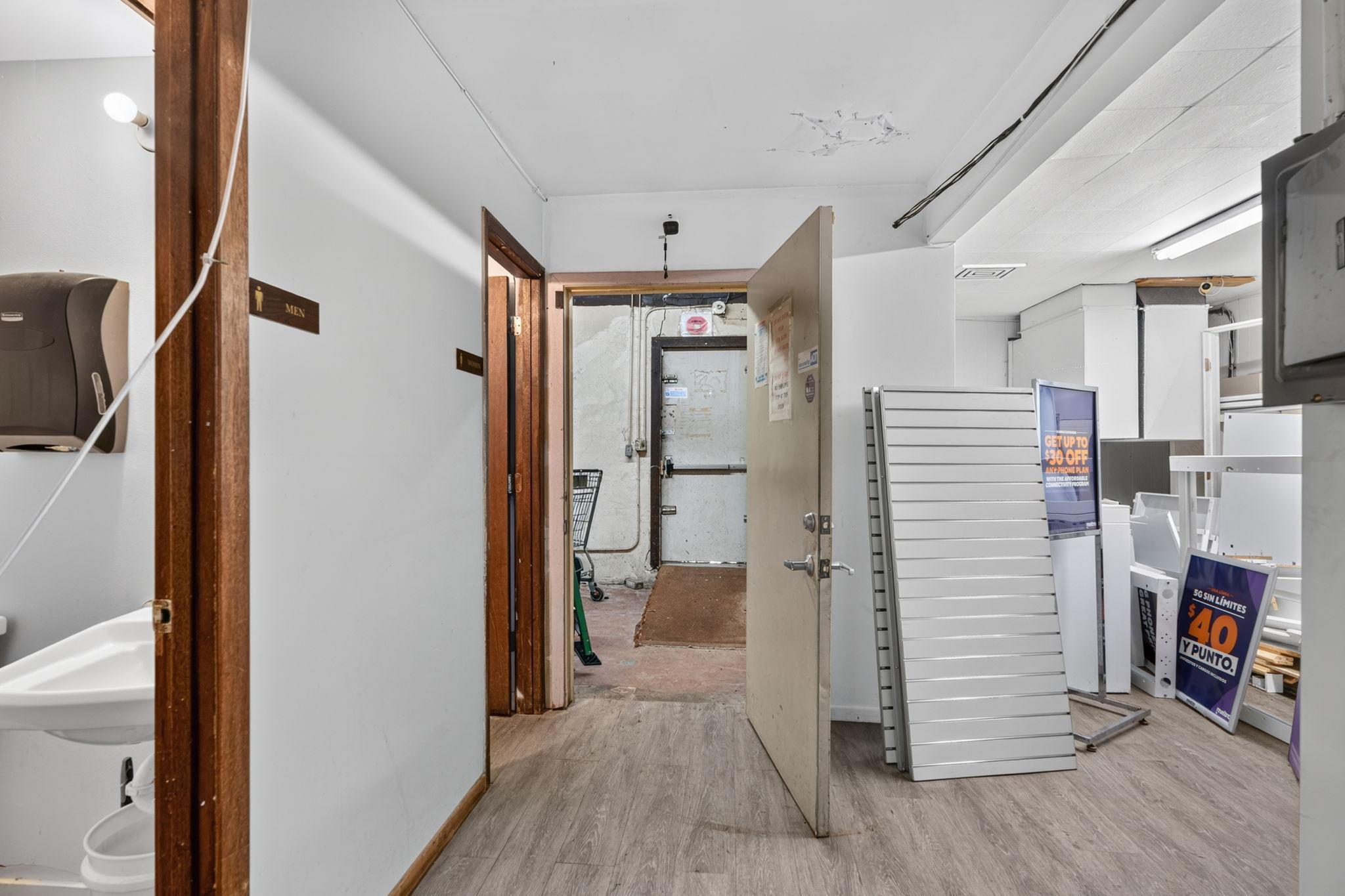 View of Commercial Sale at 1005 Broadway Avenue, Minneapolis MN 55411, Minneapolis (22 of 34) - Mike Wilen | Minnesota Team Real Estate