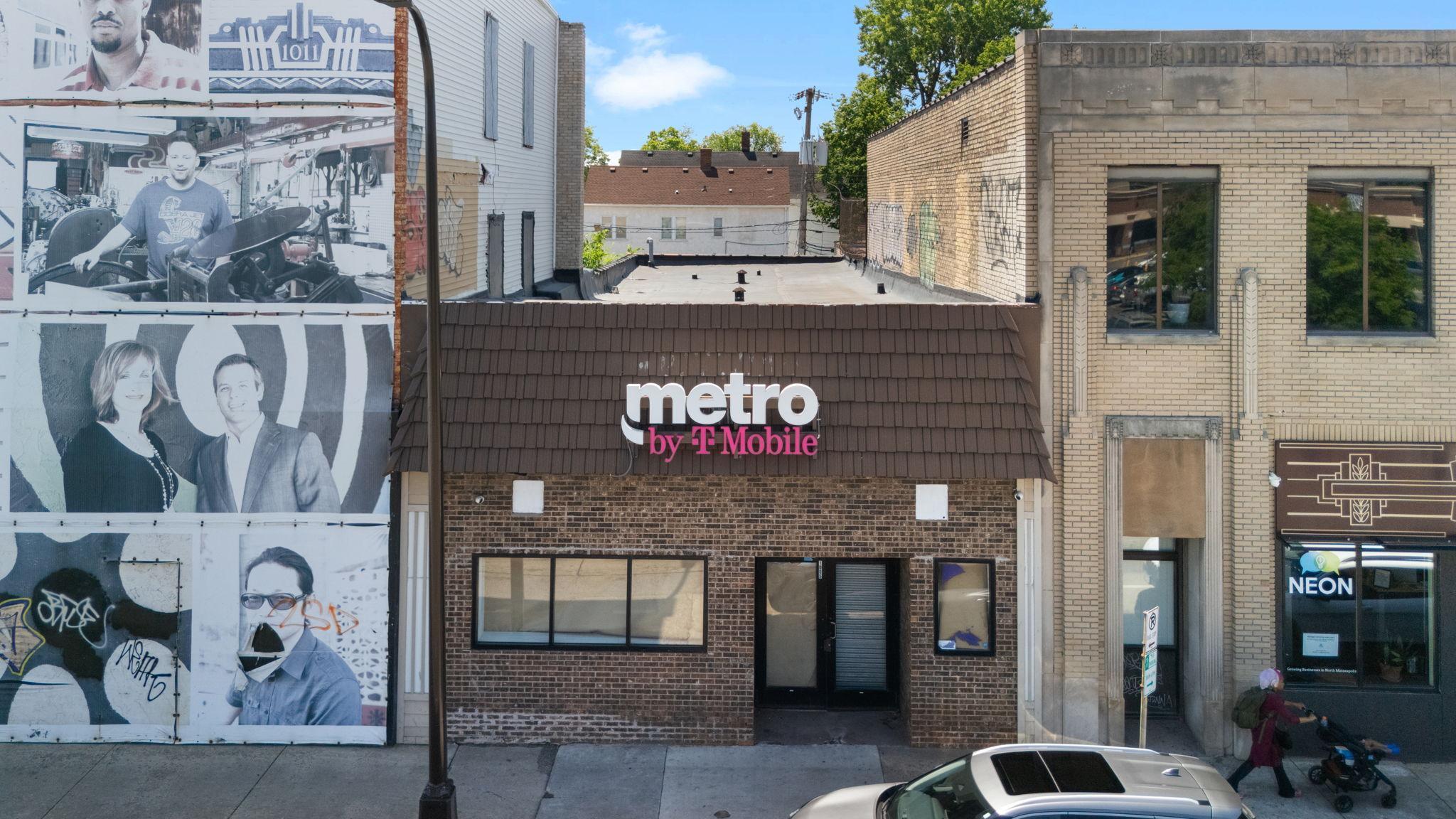 View of Commercial Sale at 1005 Broadway Avenue, Minneapolis - Mike Wilen | Minnesota Team Real Estate