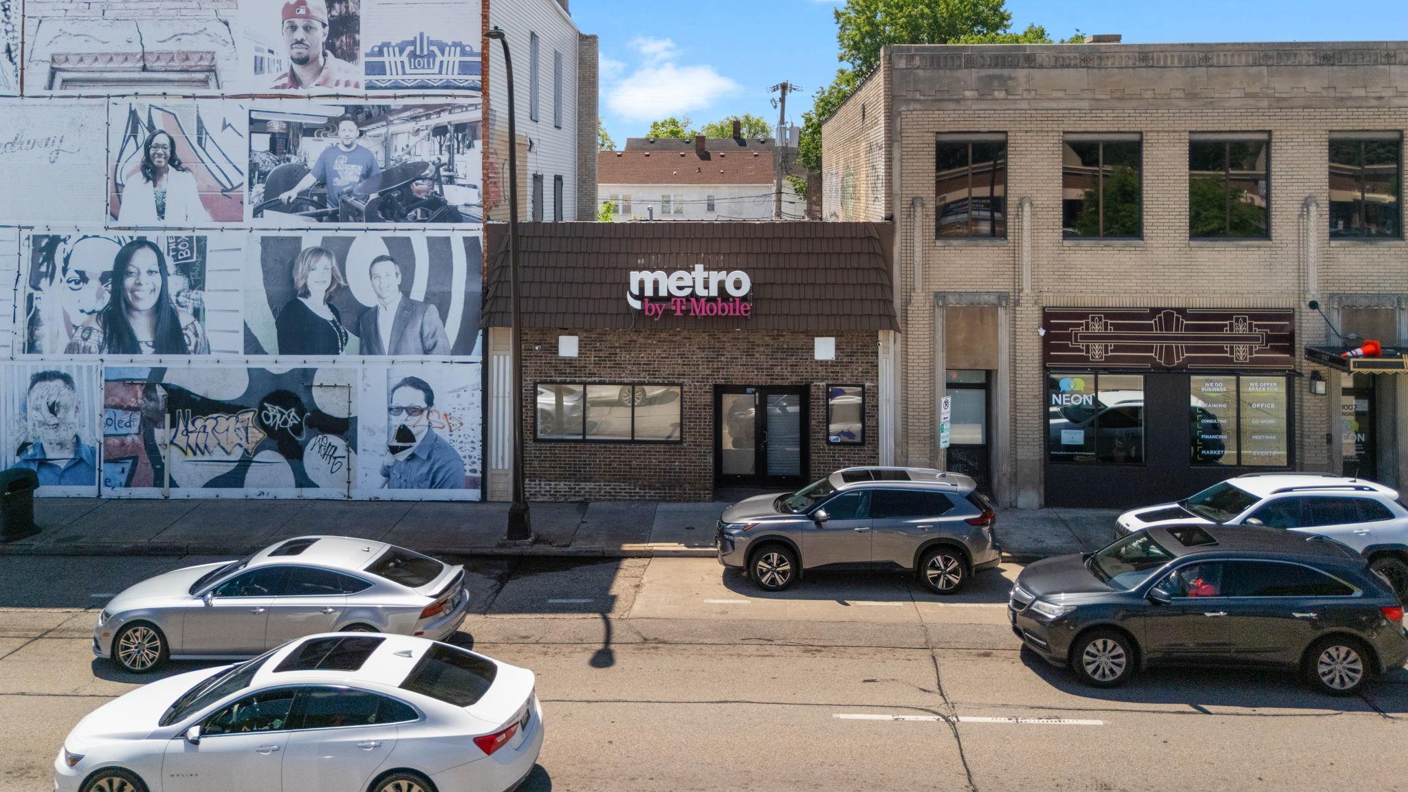 View of Commercial Sale at 1005 Broadway Avenue, Minneapolis MN 55411, Minneapolis (2 of 34) - Mike Wilen | Minnesota Team Real Estate