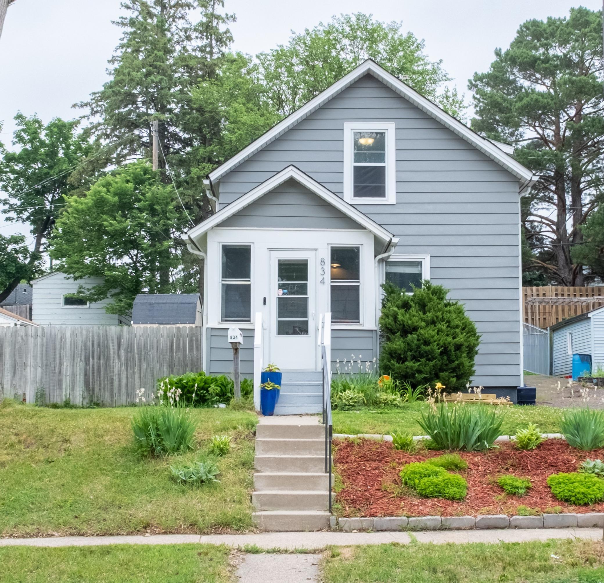 View of Single Family at 834 Algonquin Avenue, Saint Paul - Mike Wilen | Minnesota Team Real Estate
