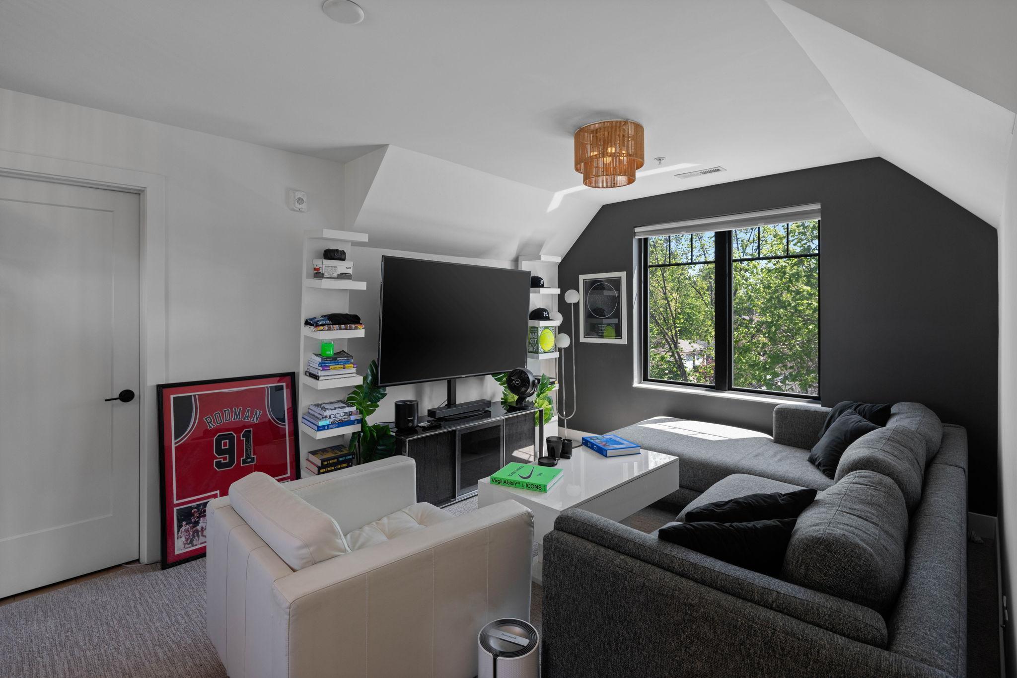 View of Residential at 1735 3rd Street, Minneapolis MN 55413, Minneapolis (33 of 42) - Mike Wilen | Minnesota Team Real Estate