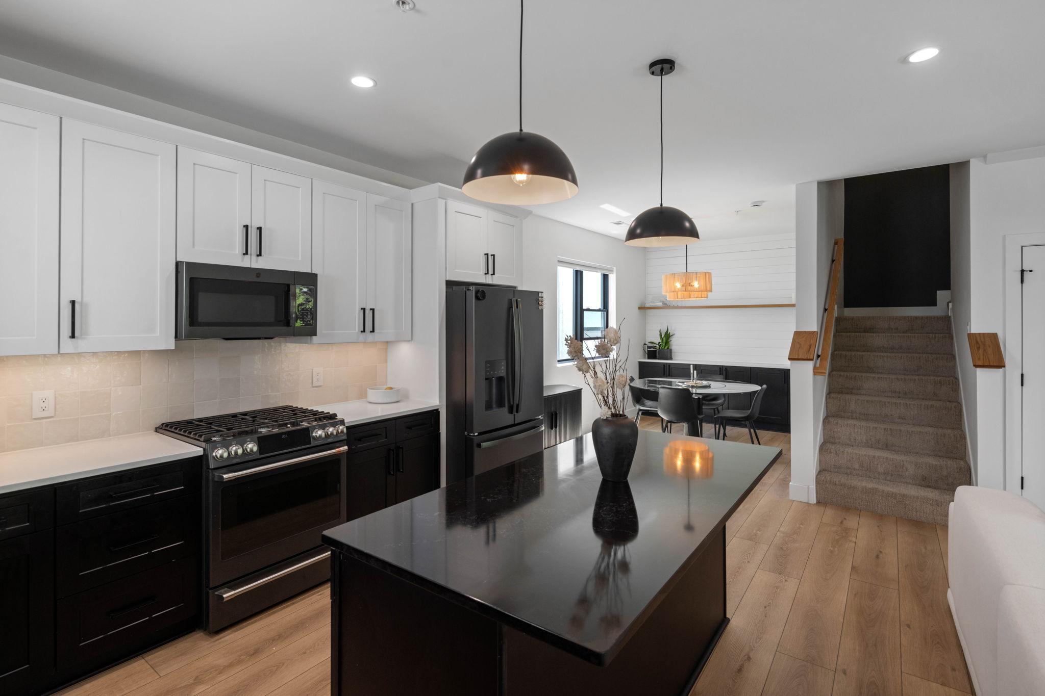 View of Residential at 1735 3rd Street, Minneapolis MN 55413, Minneapolis (8 of 42) - Mike Wilen | Minnesota Team Real Estate