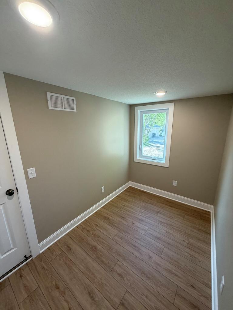 View of Residential Income at 892 4th Street, Saint Paul MN 55106, Saint Paul (10 of 24) - Mike Wilen | Minnesota Team Real Estate