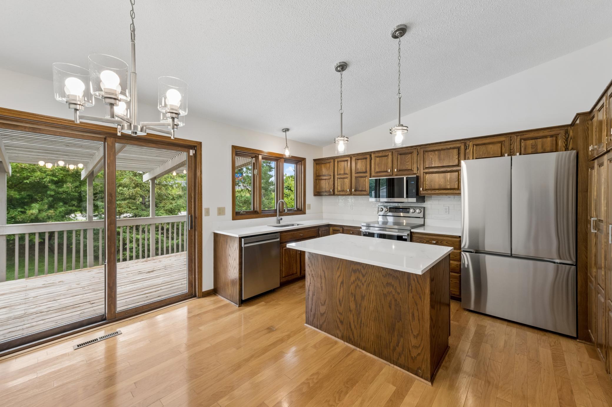 View of Residential at 9526 Woodbridge Road, Bloomington MN 55438, Bloomington (11 of 45) - Mike Wilen | Minnesota Team Real Estate