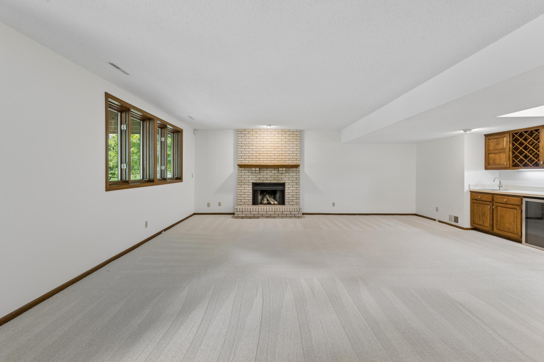 View of Residential at 9526 Woodbridge Road, Bloomington MN 55438, Bloomington (31 of 45) - Mike Wilen | Minnesota Team Real Estate