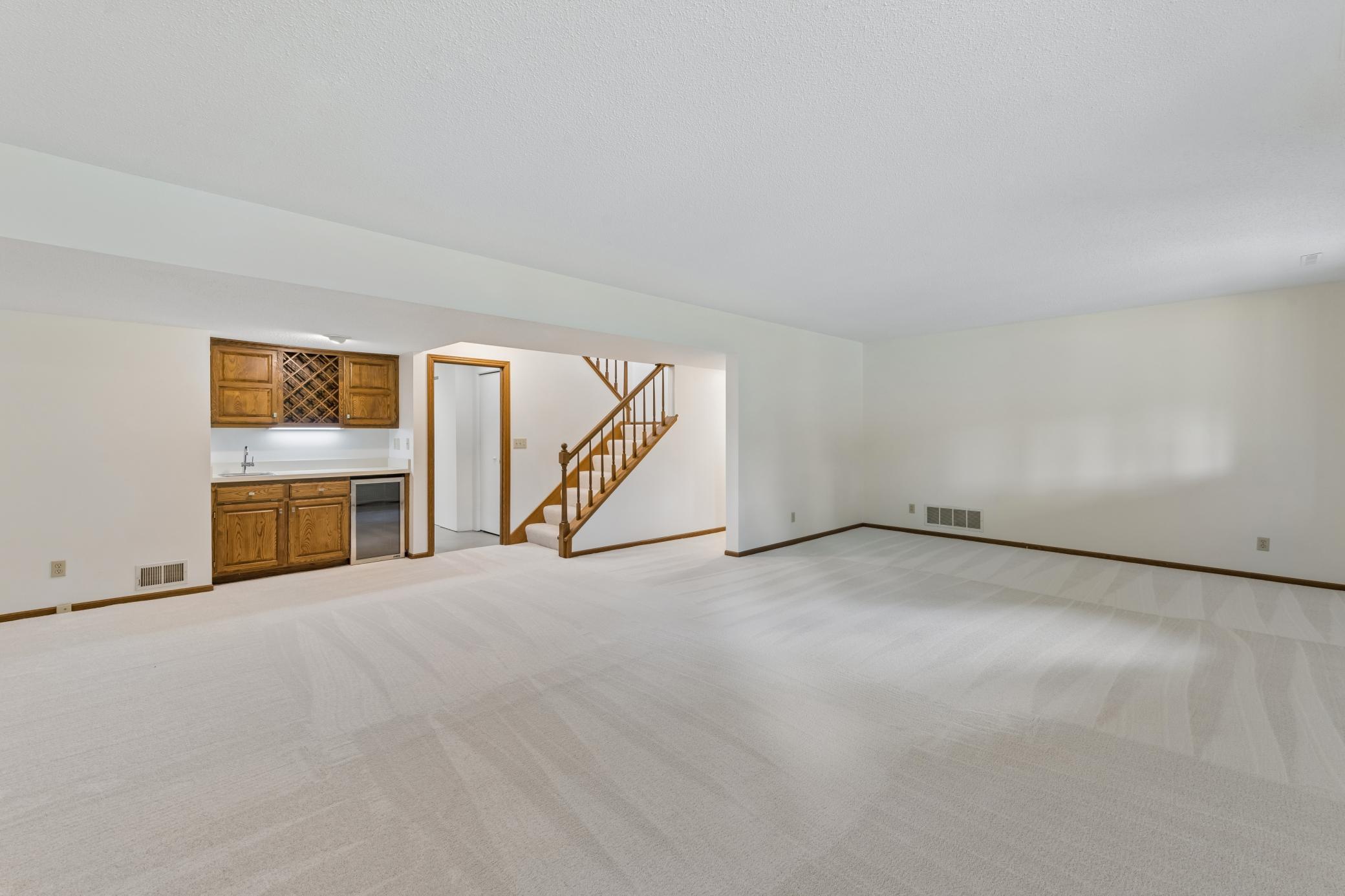 View of Residential at 9526 Woodbridge Road, Bloomington MN 55438, Bloomington (28 of 45) - Mike Wilen | Minnesota Team Real Estate