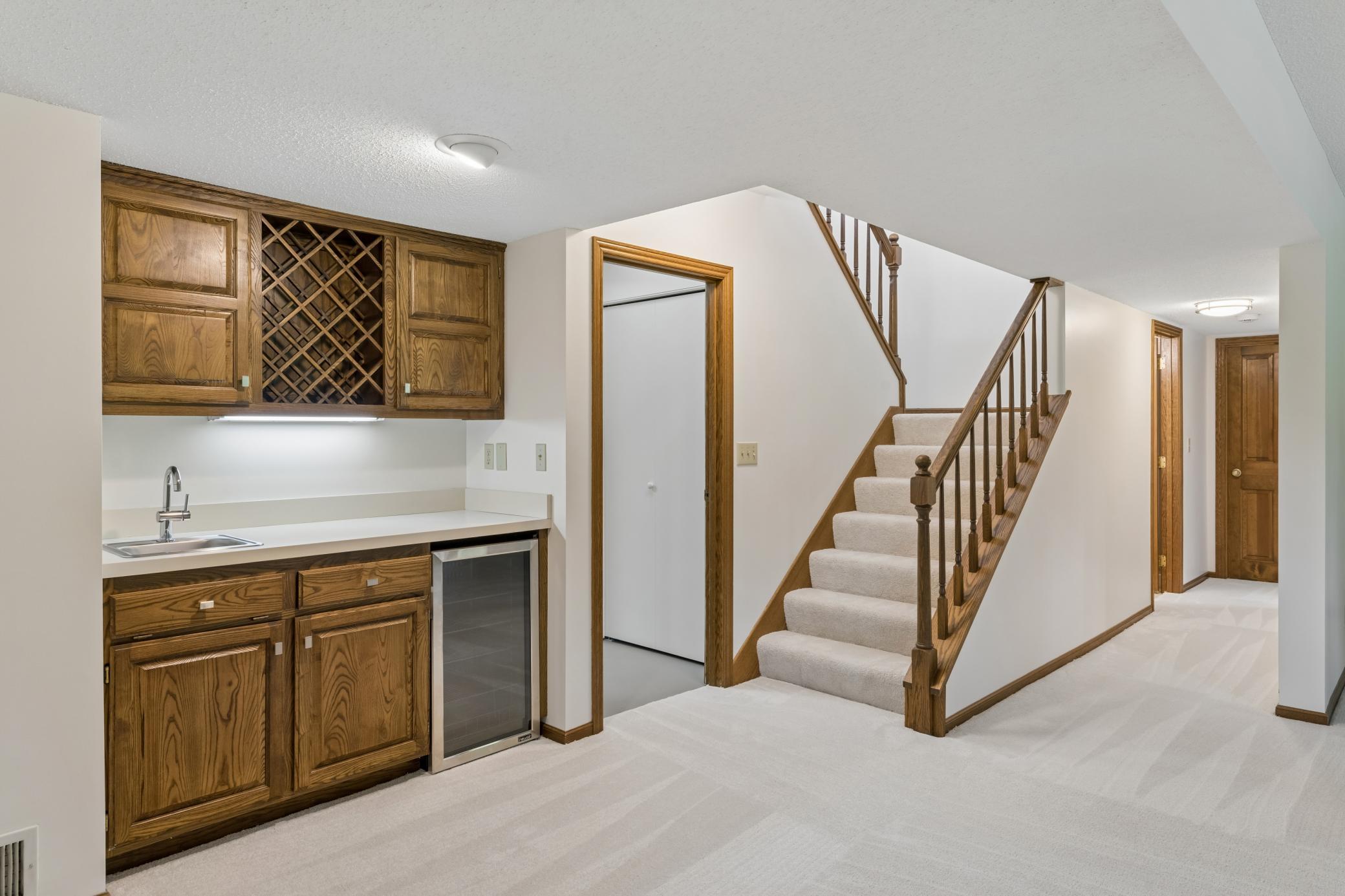 View of Residential at 9526 Woodbridge Road, Bloomington MN 55438, Bloomington (27 of 45) - Mike Wilen | Minnesota Team Real Estate