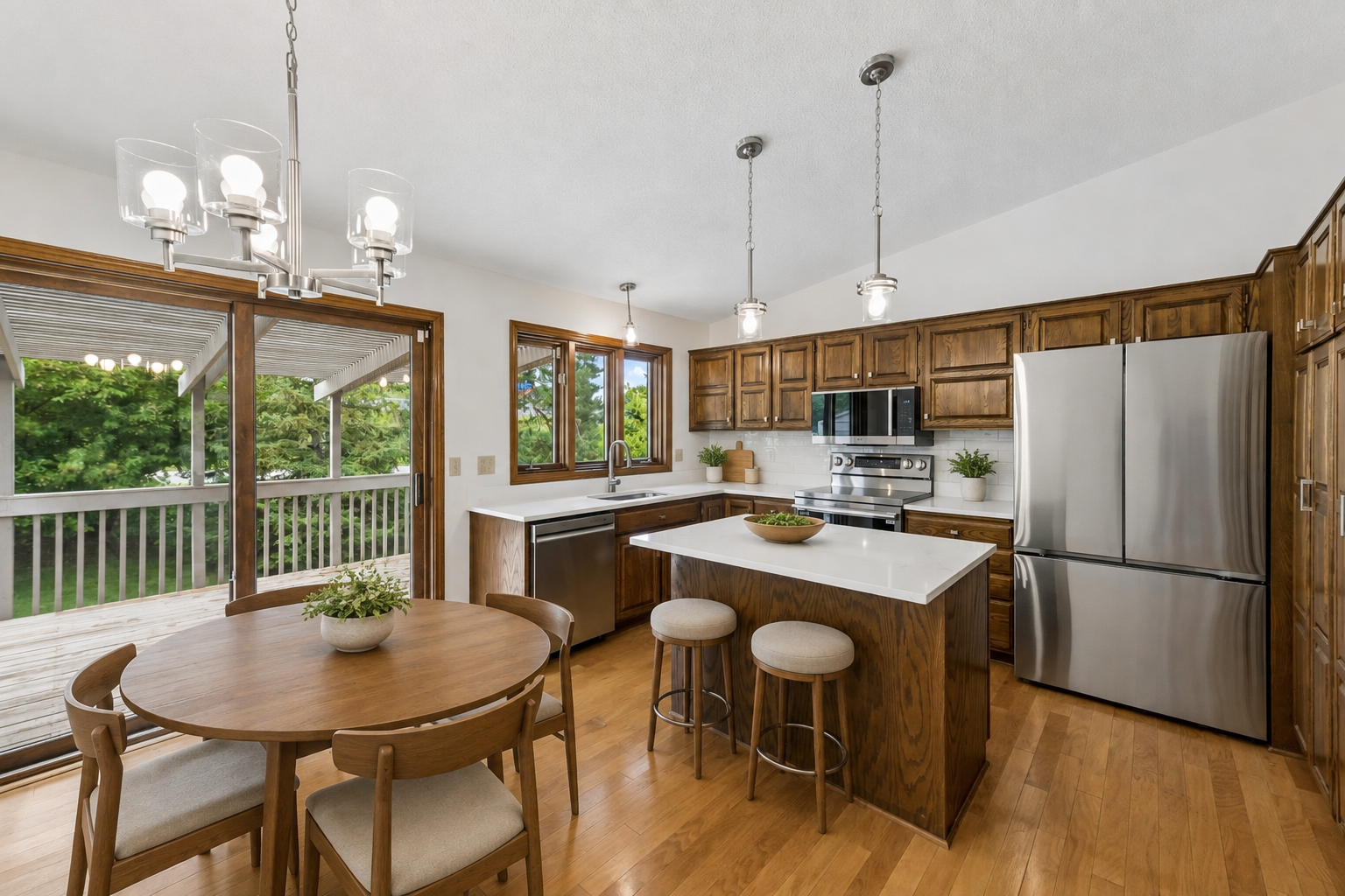 View of Residential at 9526 Woodbridge Road, Bloomington MN 55438, Bloomington (10 of 45) - Mike Wilen | Minnesota Team Real Estate