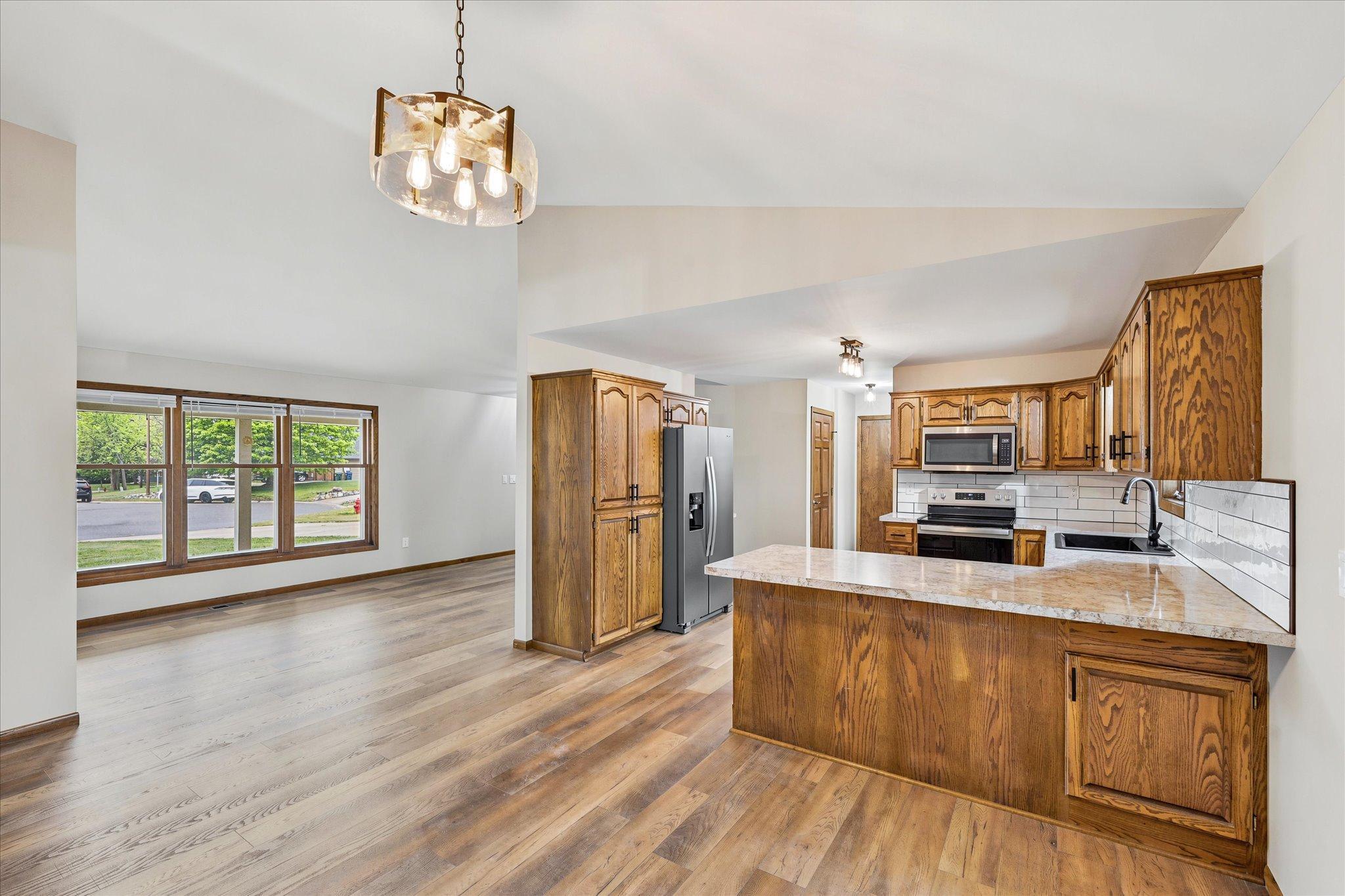 View of Residential at 11826 Larabee Circle, Albertville MN 55301, Albertville (19 of 54) - Mike Wilen | Minnesota Team Real Estate